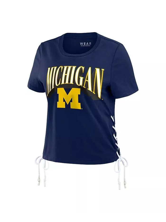 Женская темно-синяя футболка Michigan Wolverines Side Lace-Up Modest Crop WEAR by Erin Andrews — изображение 3 из 4