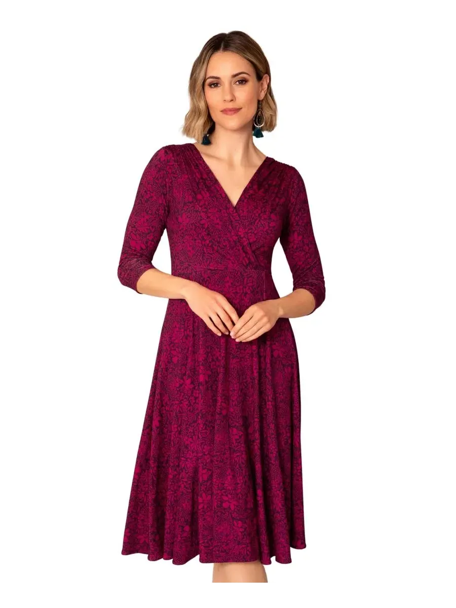 Платье миди с V-образным вырезом, рукав 3/4 Alie Street London, Wild Fucsia — изображение 4 из 8