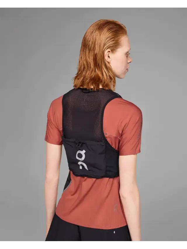 Жилет On-Running Ultra Vest 5L, для бега и трекинга — изображение 4 из 4, черный