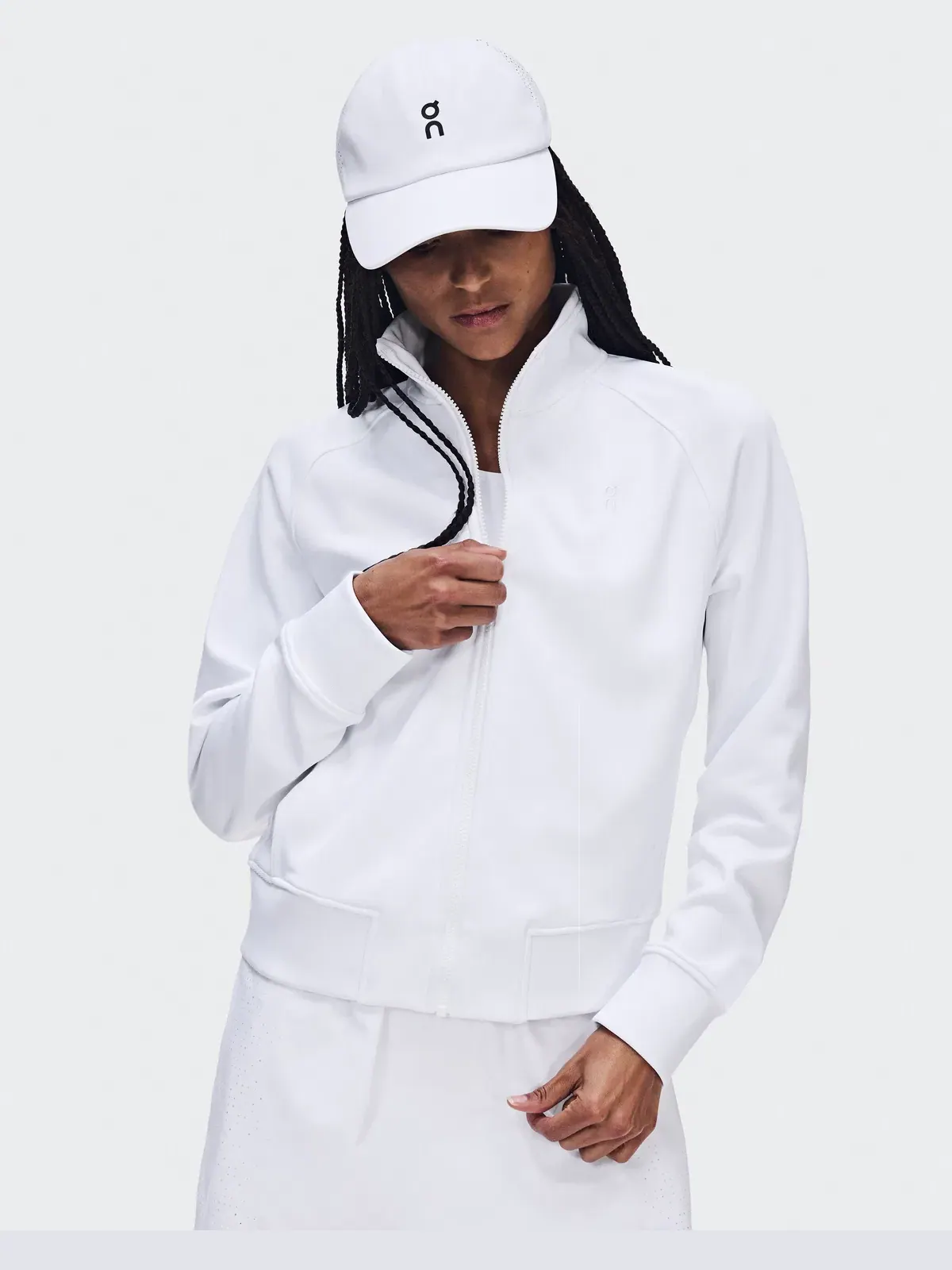 Женская куртка на молнии с боковыми карманами Courtside Full Zip LDN On — изображение 3 из 9, белый