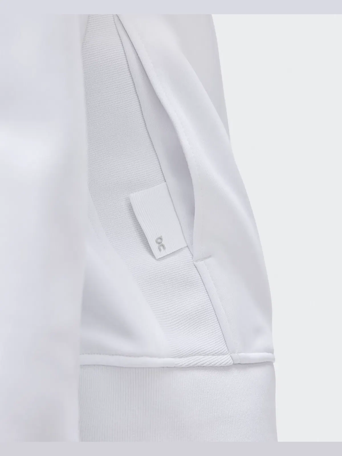 Женская куртка на молнии с боковыми карманами Courtside Full Zip LDN On — изображение 7 из 9, белый