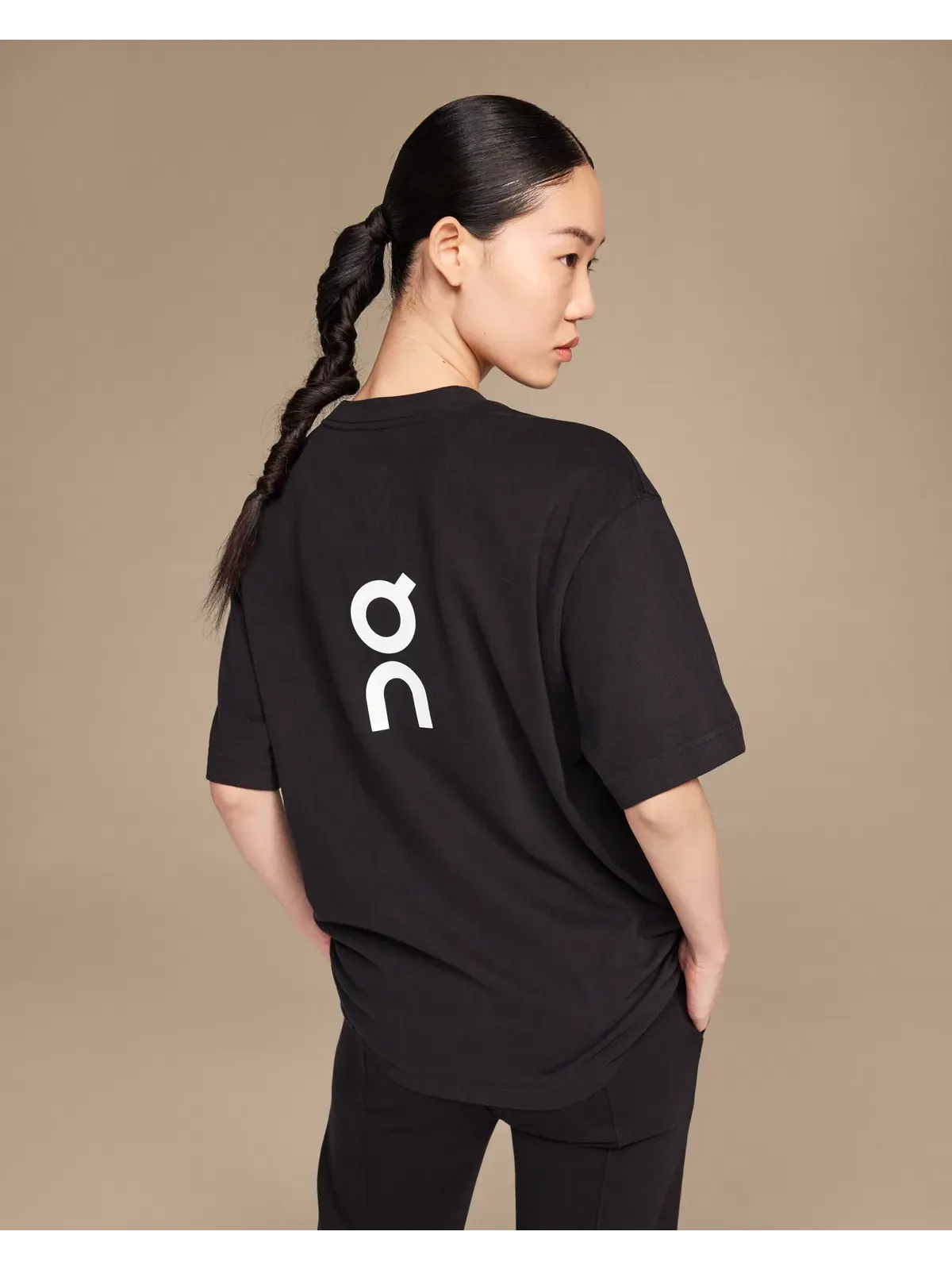 Женская футболка свободного кроя Club-T On — изображение 4 из 6, черный