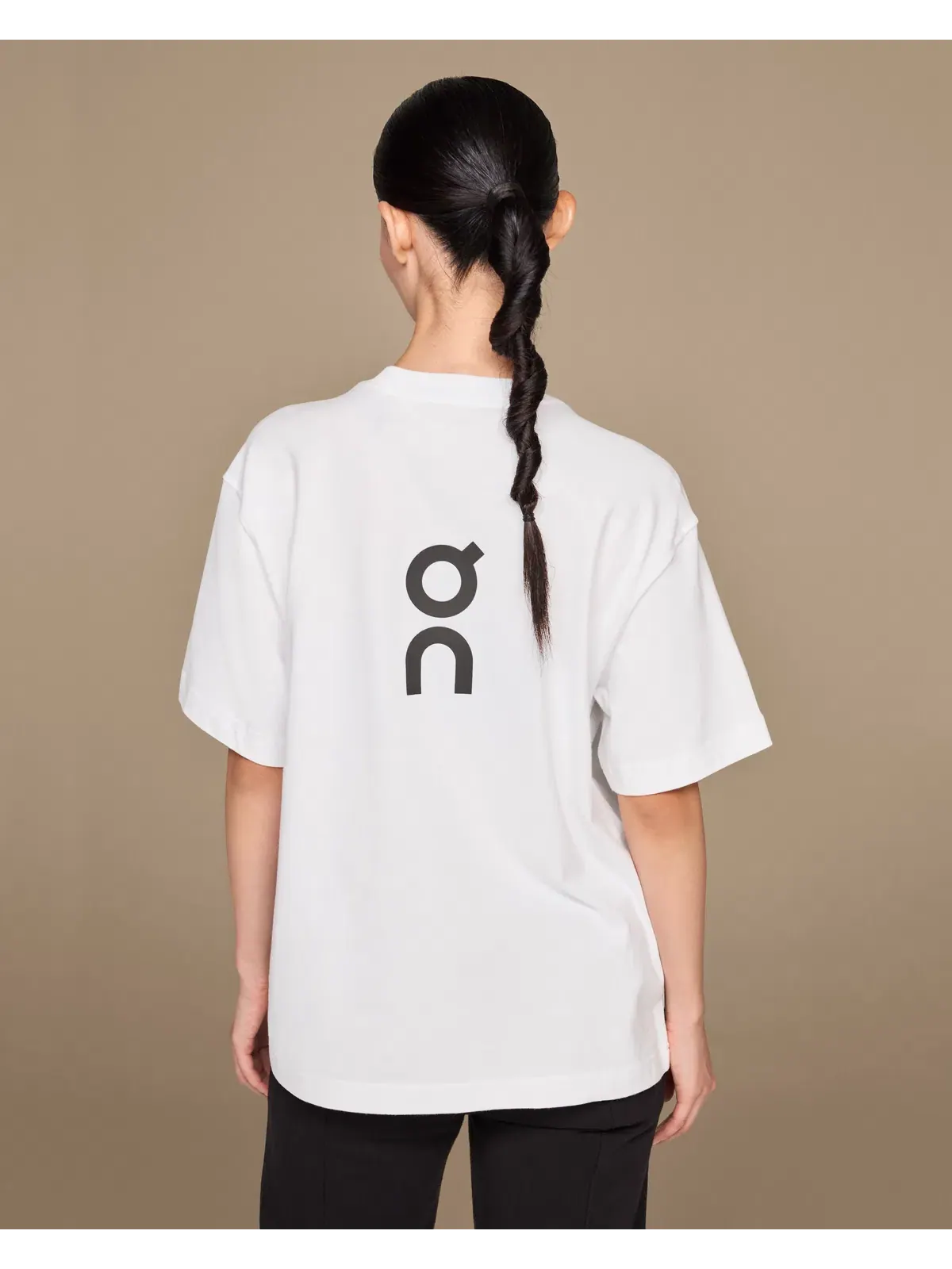 Женская футболка свободного кроя Club-T On — изображение 4 из 6, белый