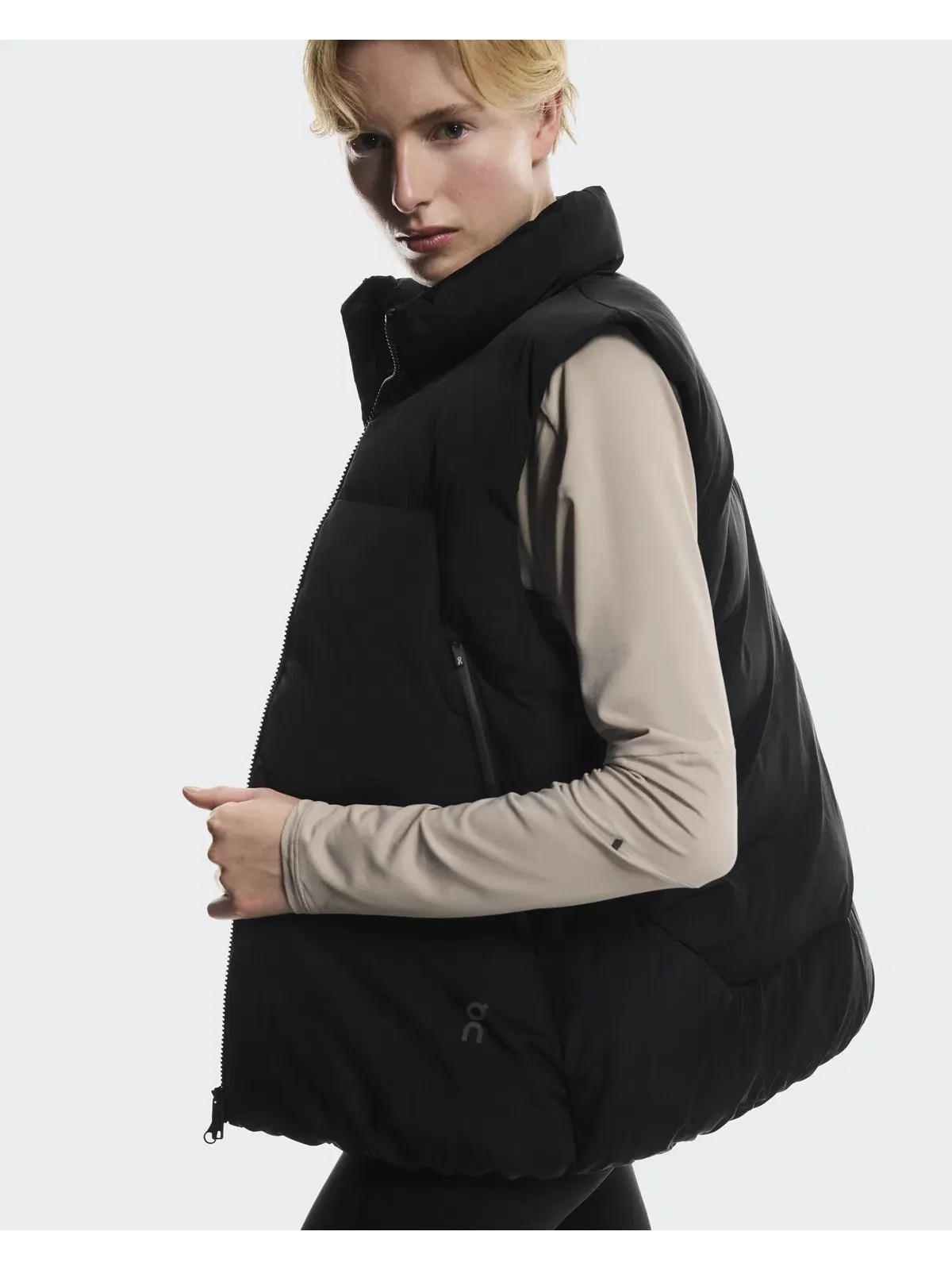 Женский жилет-пуховик с термоизоляцией All-Day Puffer Vest On — изображение 5 из 11, черный