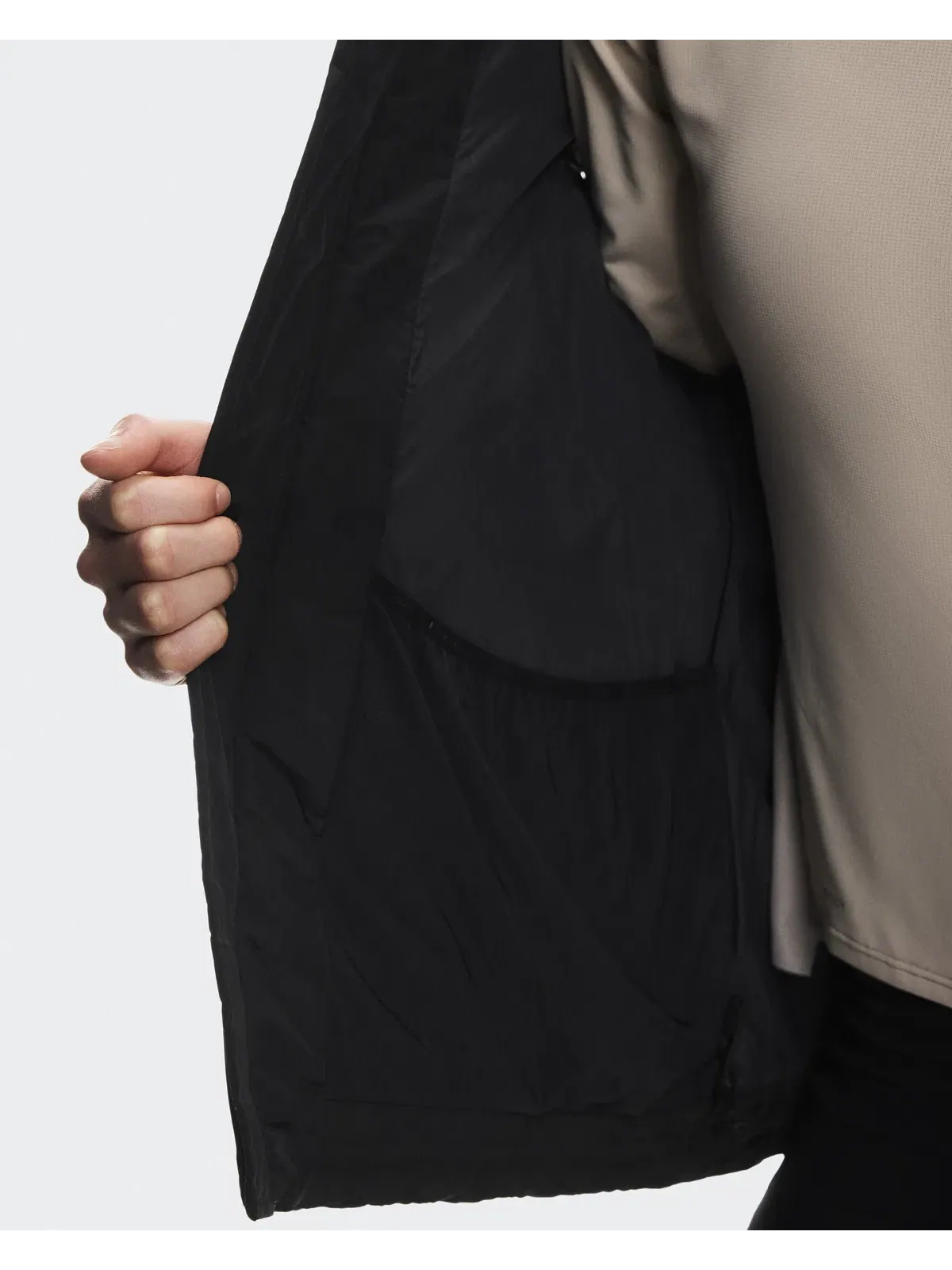 Женский жилет-пуховик с термоизоляцией All-Day Puffer Vest On — изображение 10 из 11, черный