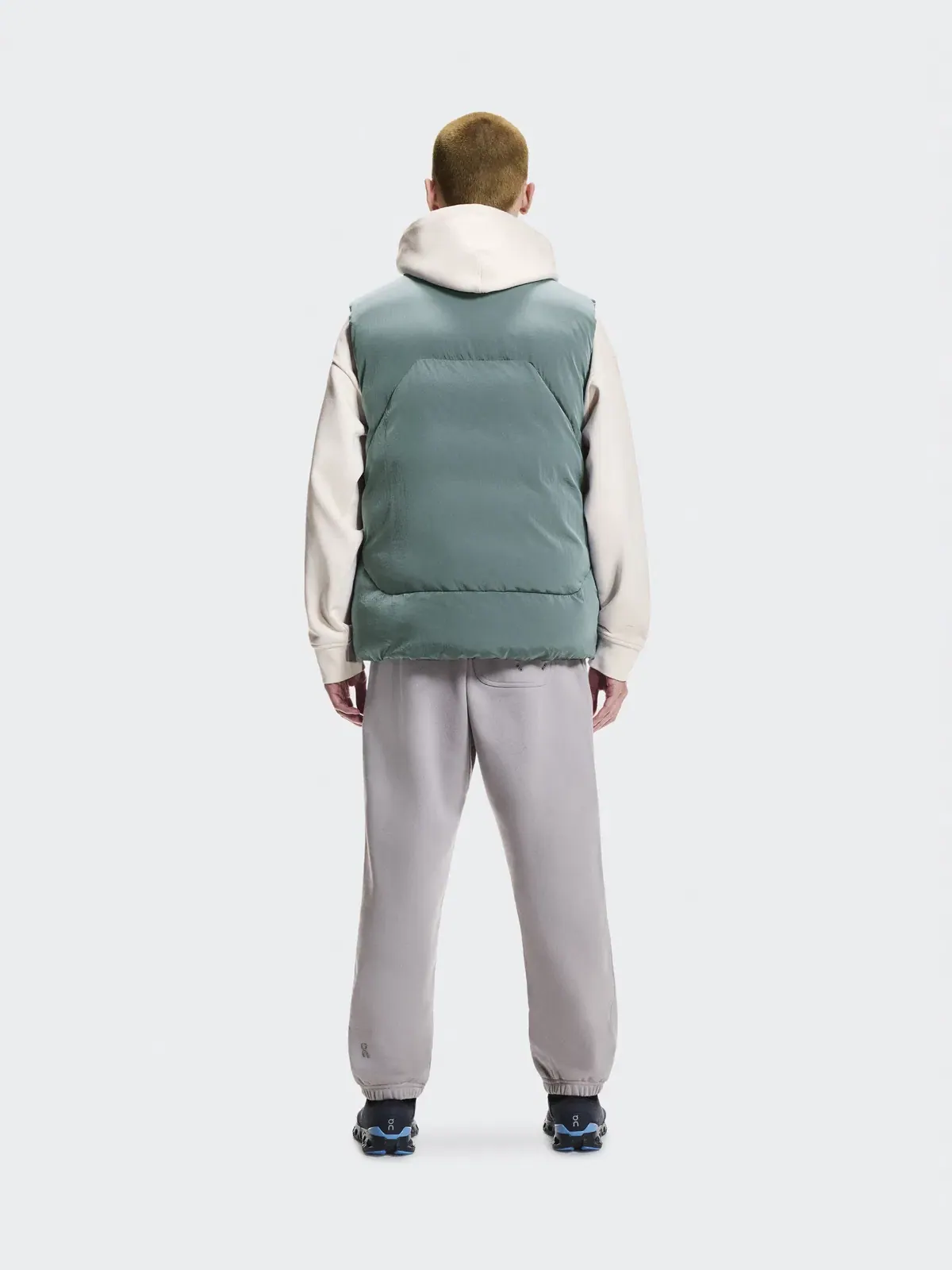 Мужской жилет с утеплителем On ThermaTec All-Day Puffer Vest On — изображение 3 из 11, приливной