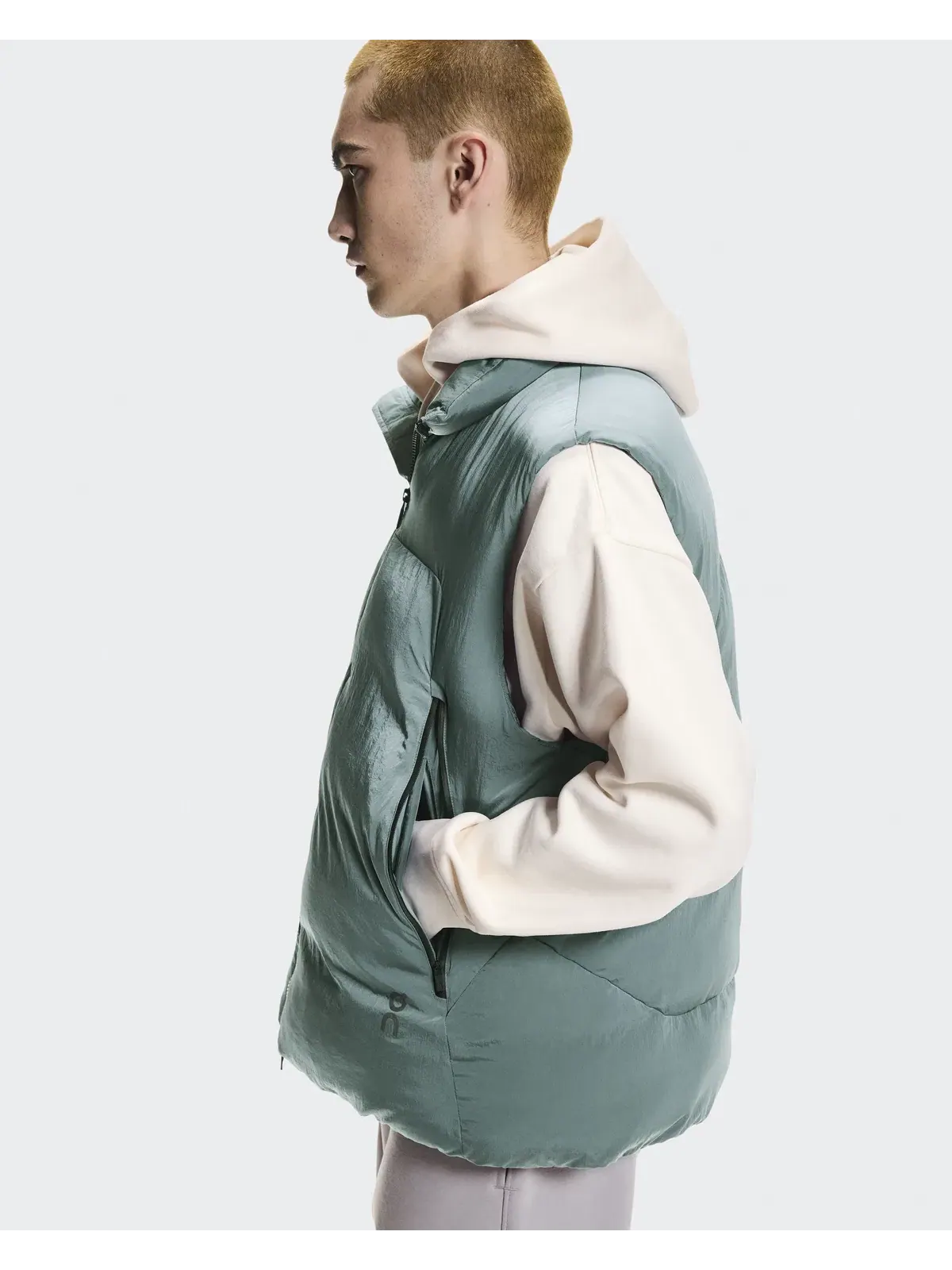 Мужской жилет с утеплителем On ThermaTec All-Day Puffer Vest On — изображение 5 из 11, приливной