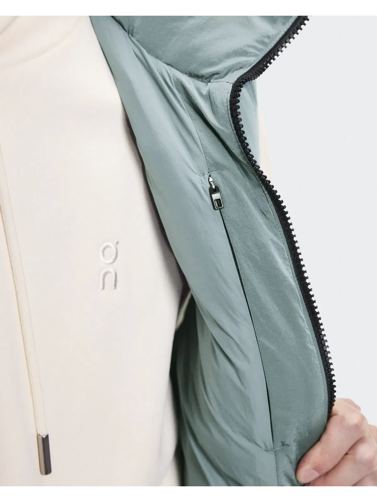 Мужской жилет с утеплителем On ThermaTec All-Day Puffer Vest On — изображение 9 из 11, приливной