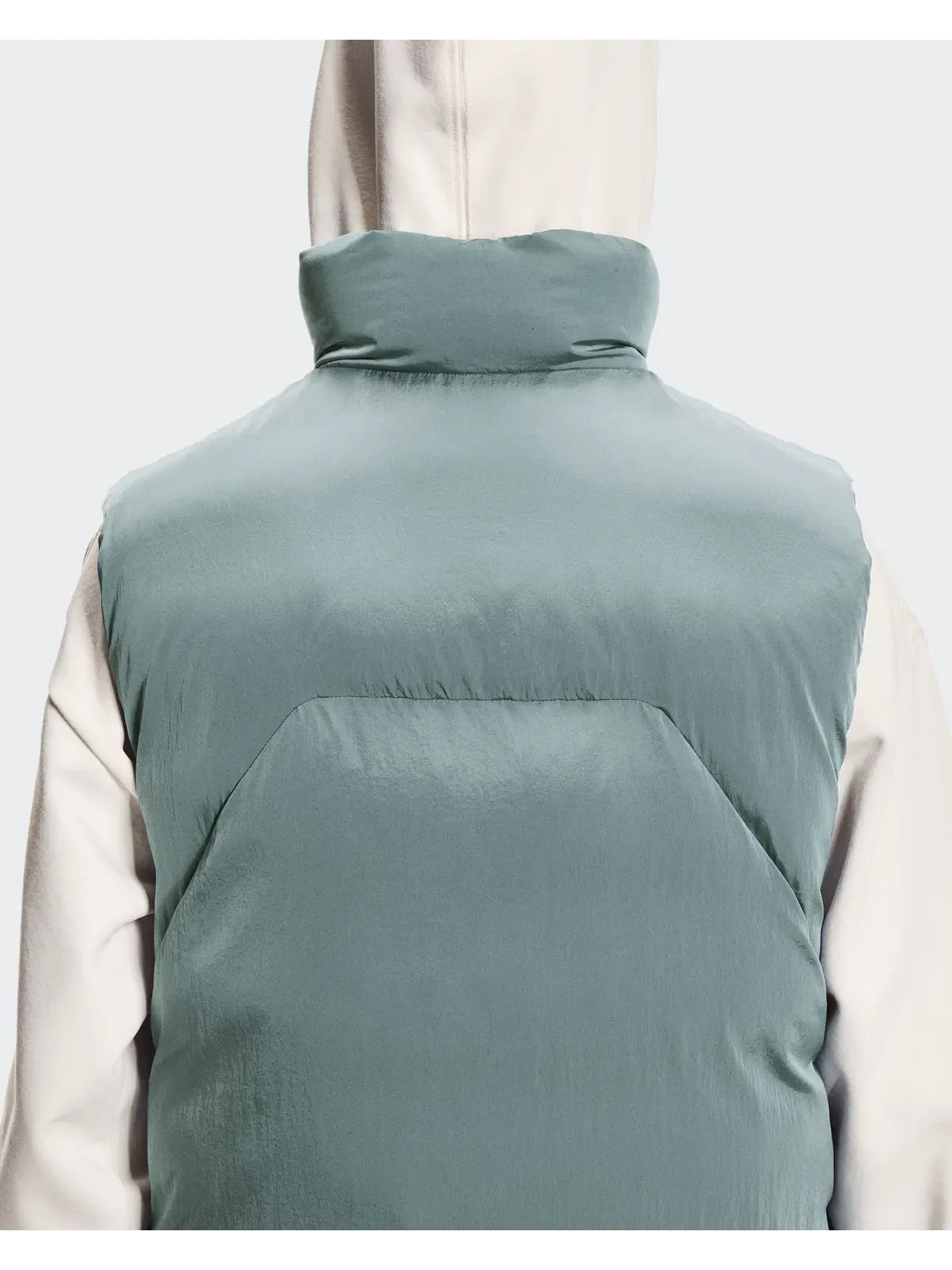 Мужской жилет с утеплителем On ThermaTec All-Day Puffer Vest On — изображение 10 из 11, приливной