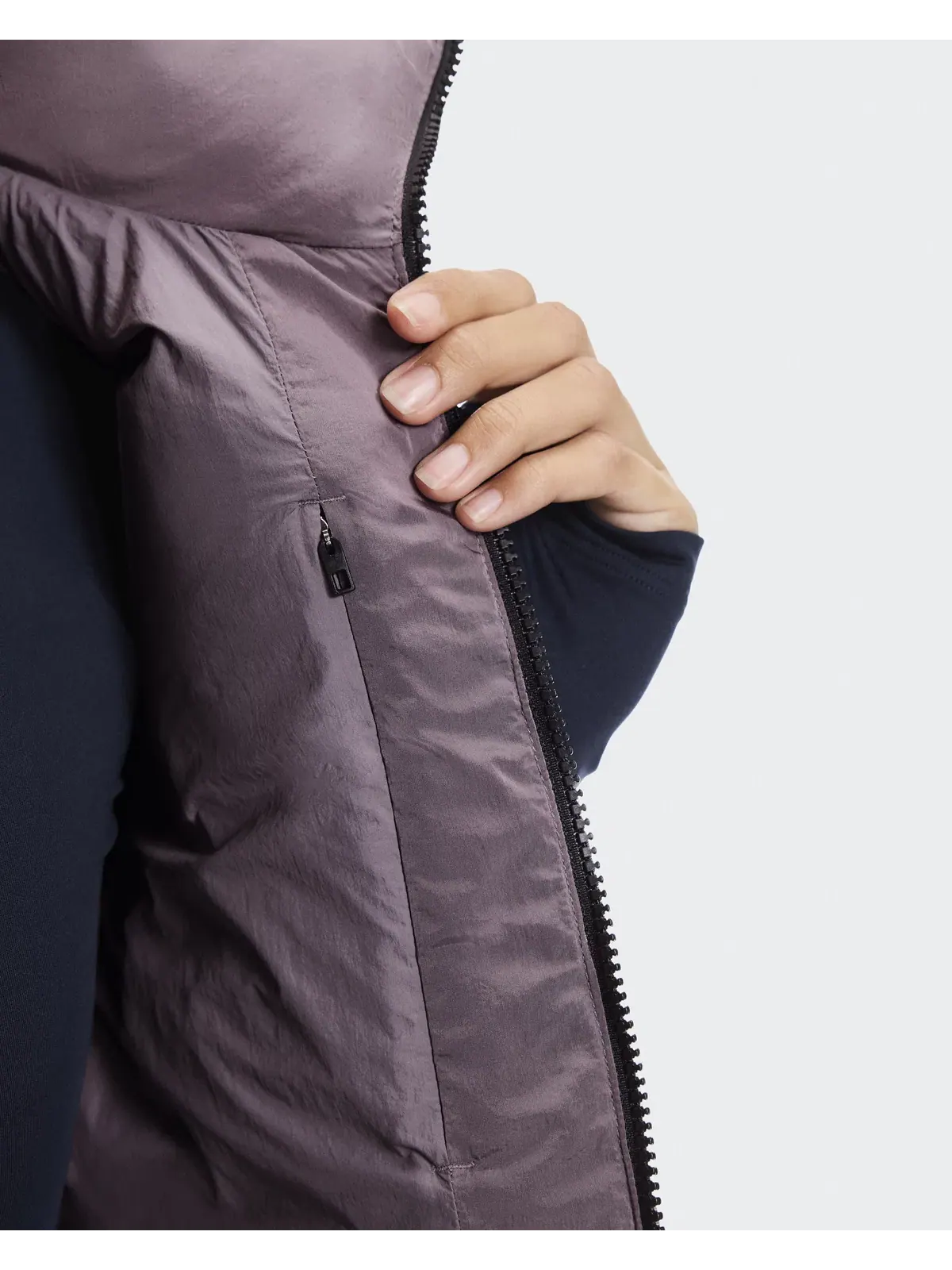 Женский жилет утепленный с карманами All-Day Puffer Vest On — изображение 9 из 10, гоби