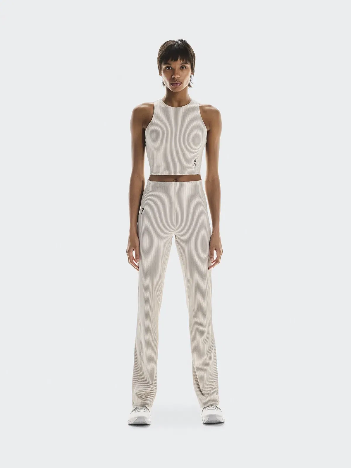 Женский топ-кроп с высоким вырезом All-Day Ribbed Crop On — изображение 2 из 7, белый
