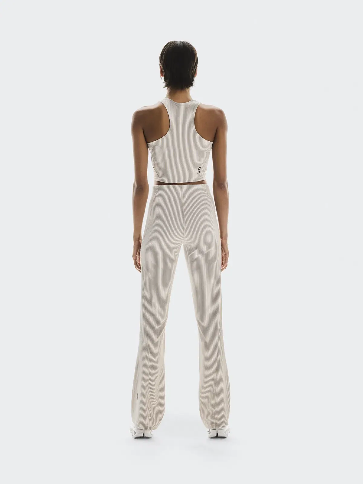 Женский топ-кроп с высоким вырезом All-Day Ribbed Crop On — изображение 3 из 7, белый