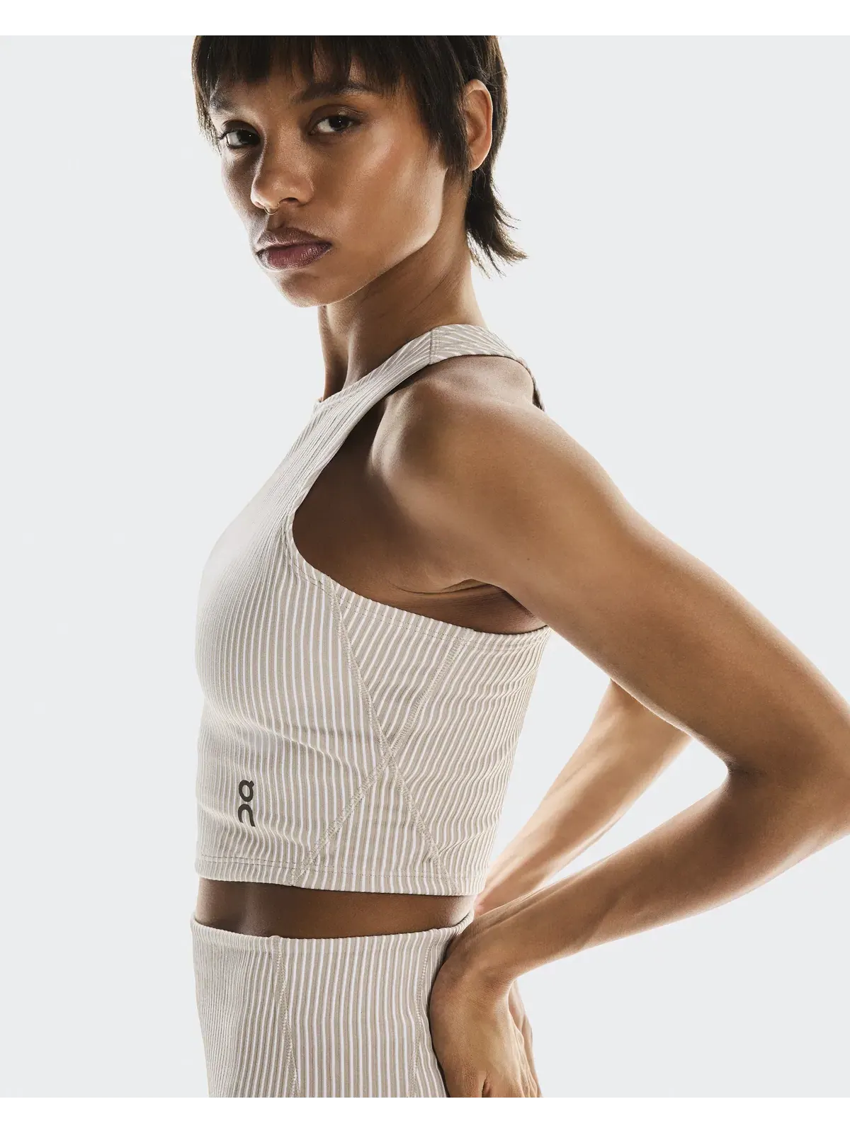 Женский топ-кроп с высоким вырезом All-Day Ribbed Crop On — изображение 6 из 7, белый