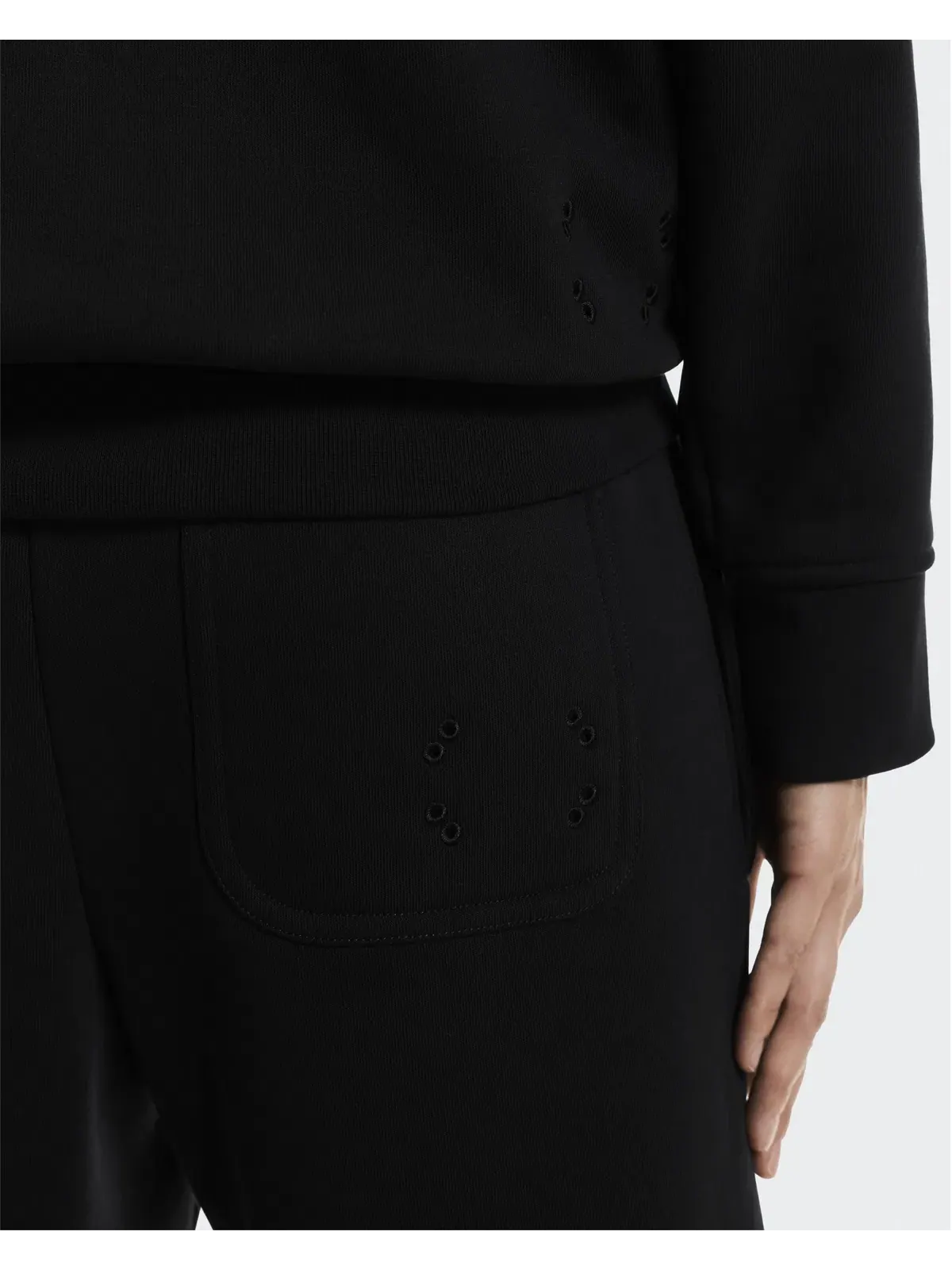 Женский свитшот с высоким воротом на молнии Club Collective 1/4 Zip On — изображение 9 из 10, черный