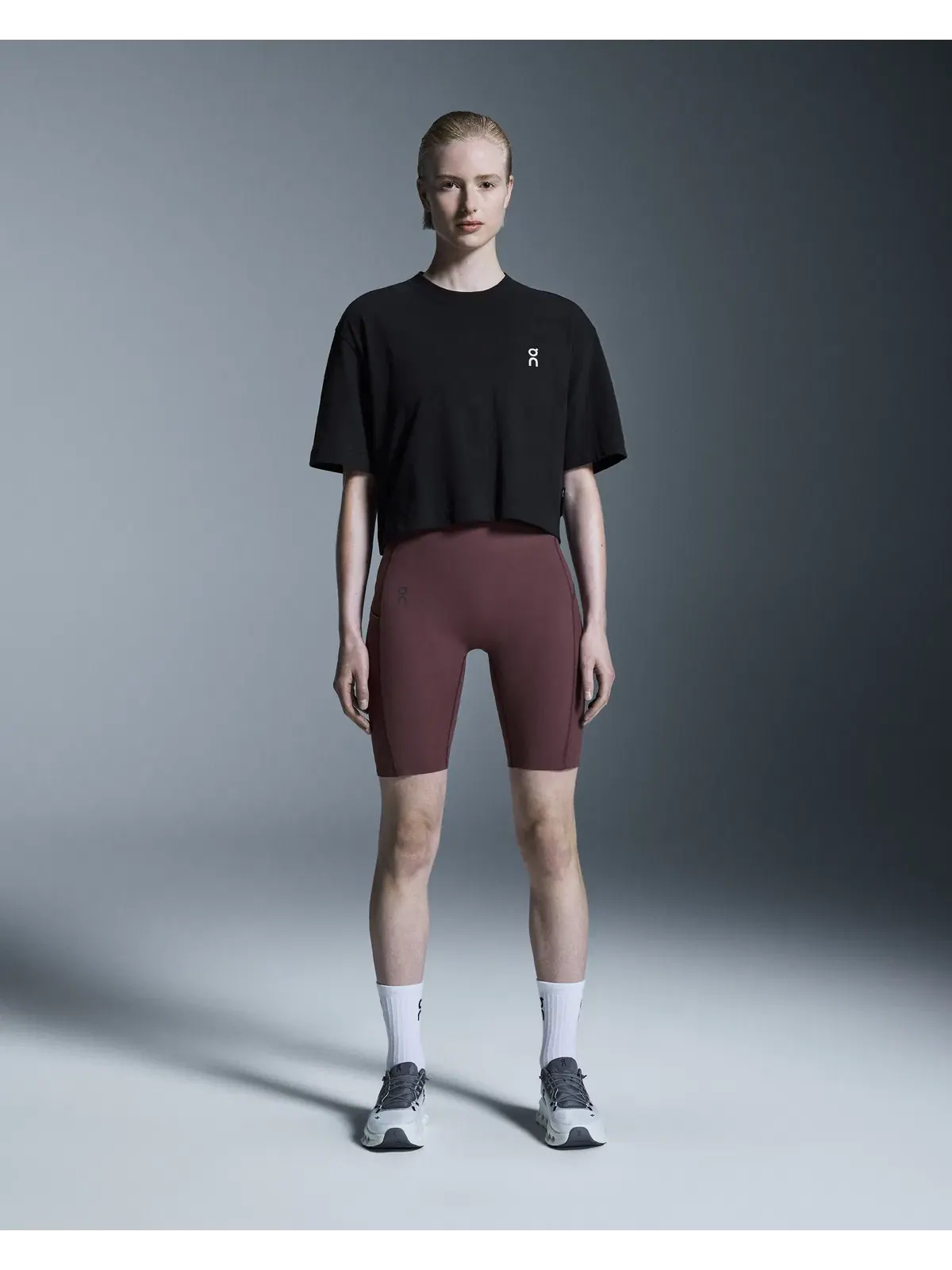 Женская футболка свободного кроя с приспущенным плечом Club Boxy-T On — изображение 2 из 6, черный