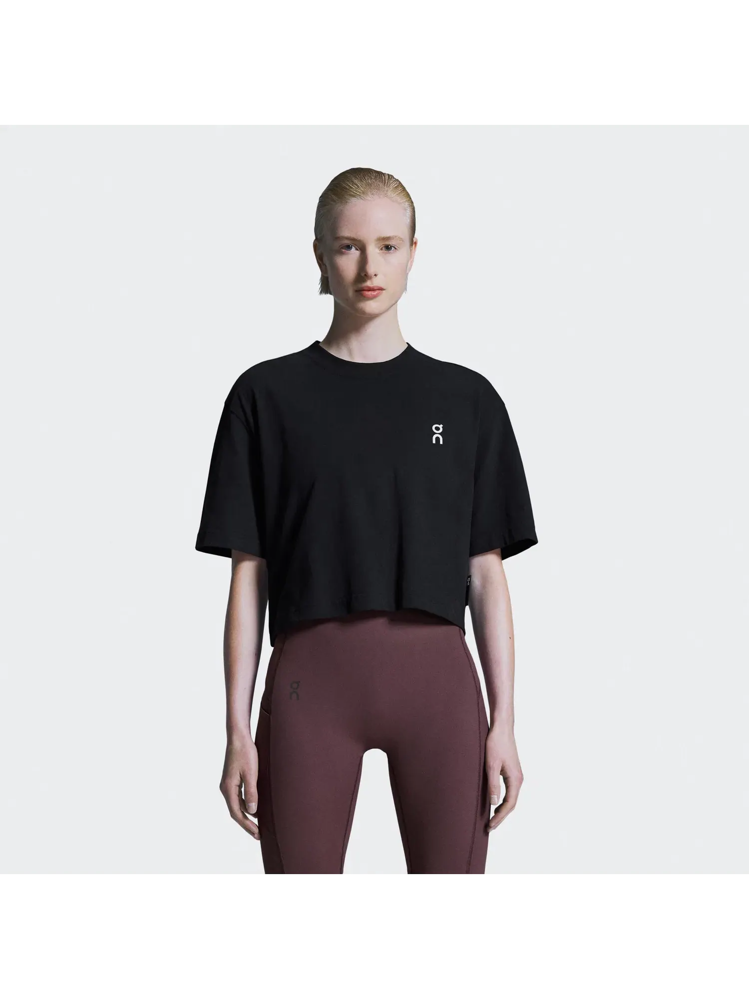 Женская футболка свободного кроя с приспущенным плечом Club Boxy-T On — изображение 6 из 6, черный