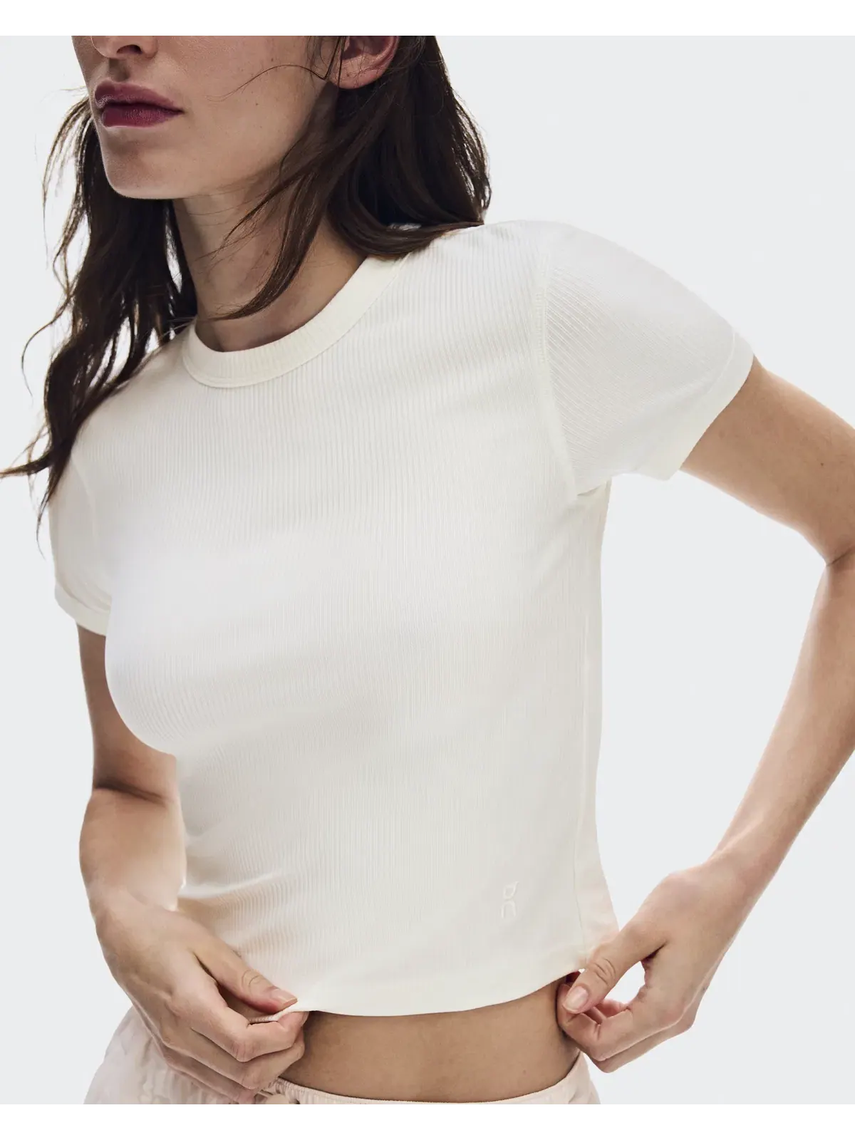 Женская футболка с принтом All-Day Ribbed T-Shirt On — изображение 5 из 9, белый