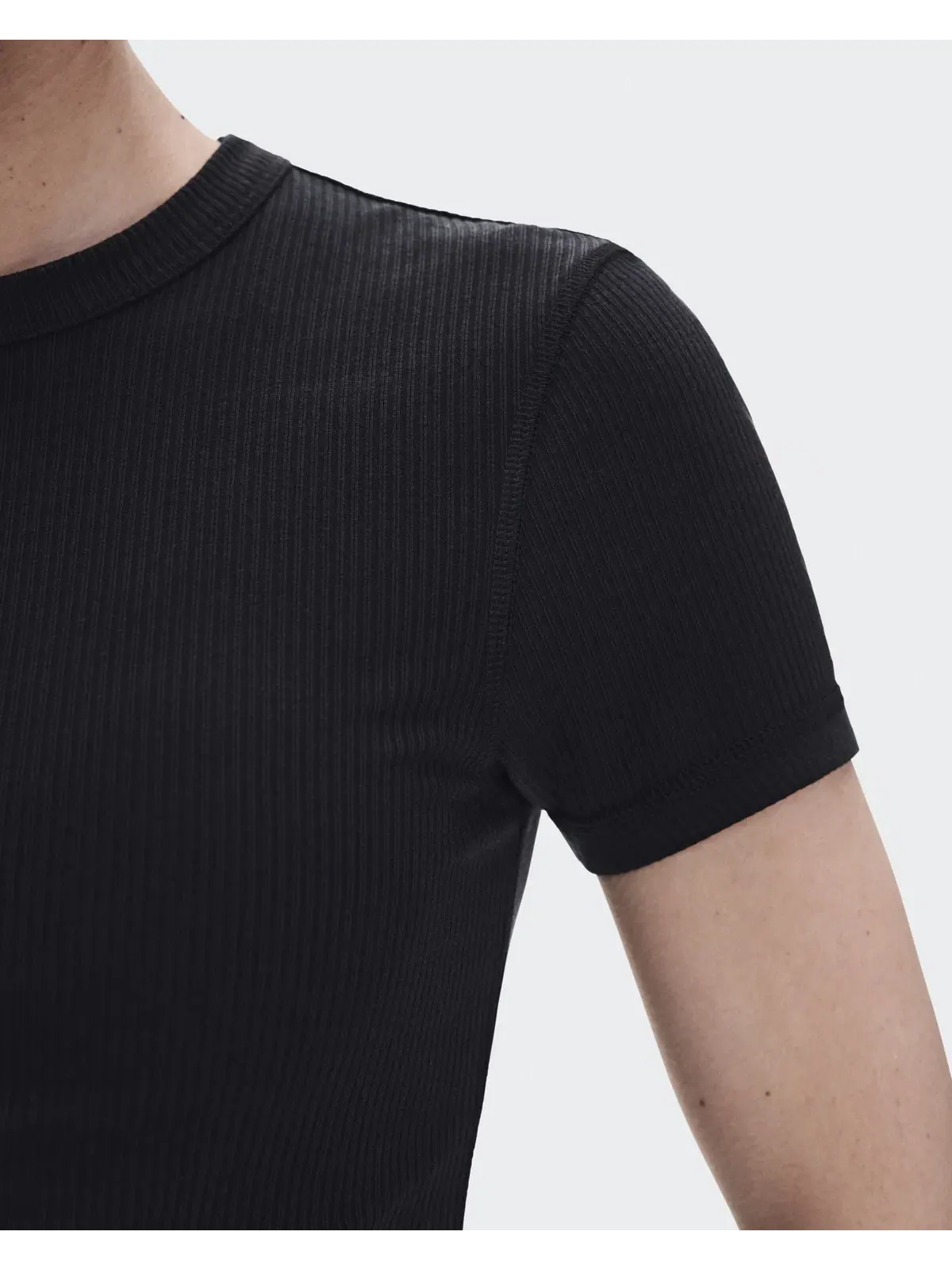 Женская футболка с принтом ребристая All-Day Ribbed T-Shirt On — изображение 6 из 9, черный