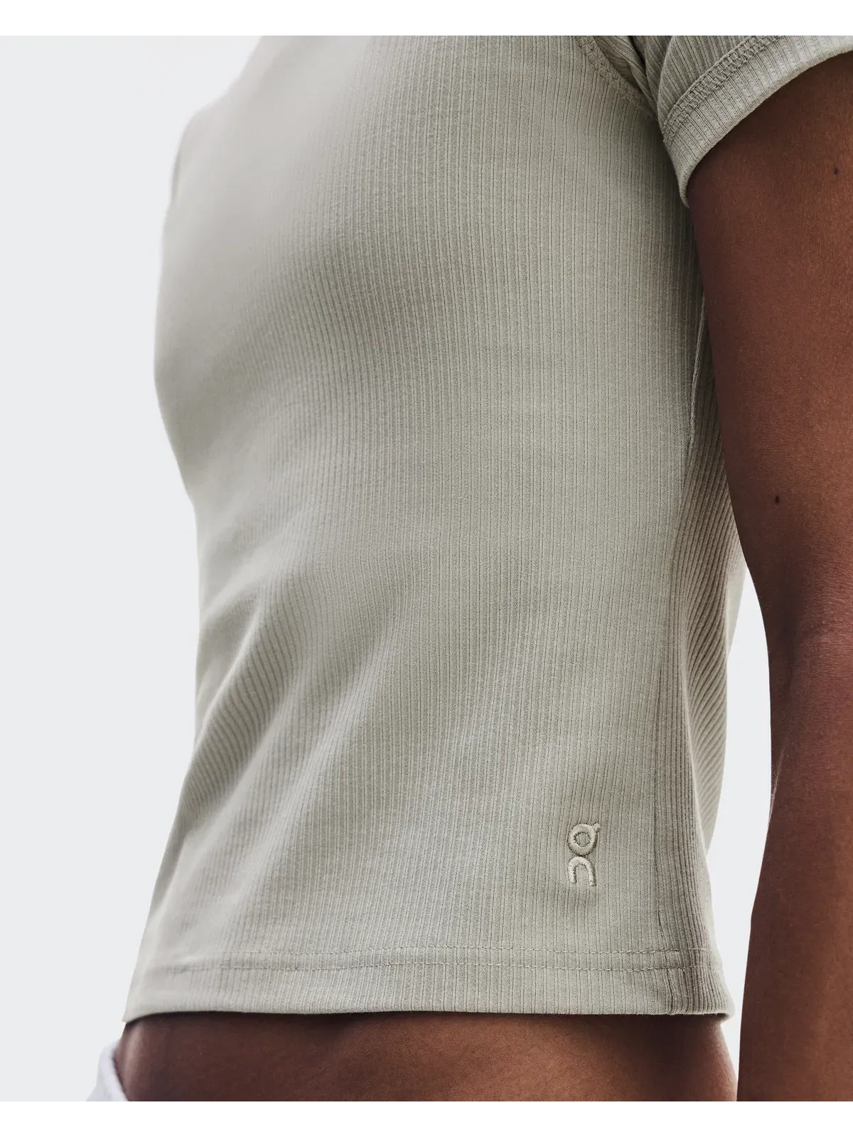 Женская футболка с принтом All-Day Ribbed T-Shirt On, Brume — изображение 5 из 9, дымчато-серый