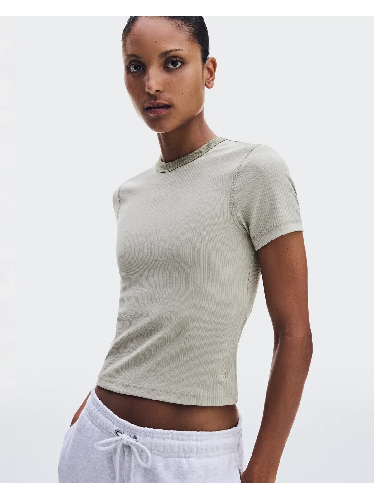 Женская футболка с принтом All-Day Ribbed T-Shirt On, Brume — изображение 8 из 9, дымчато-серый