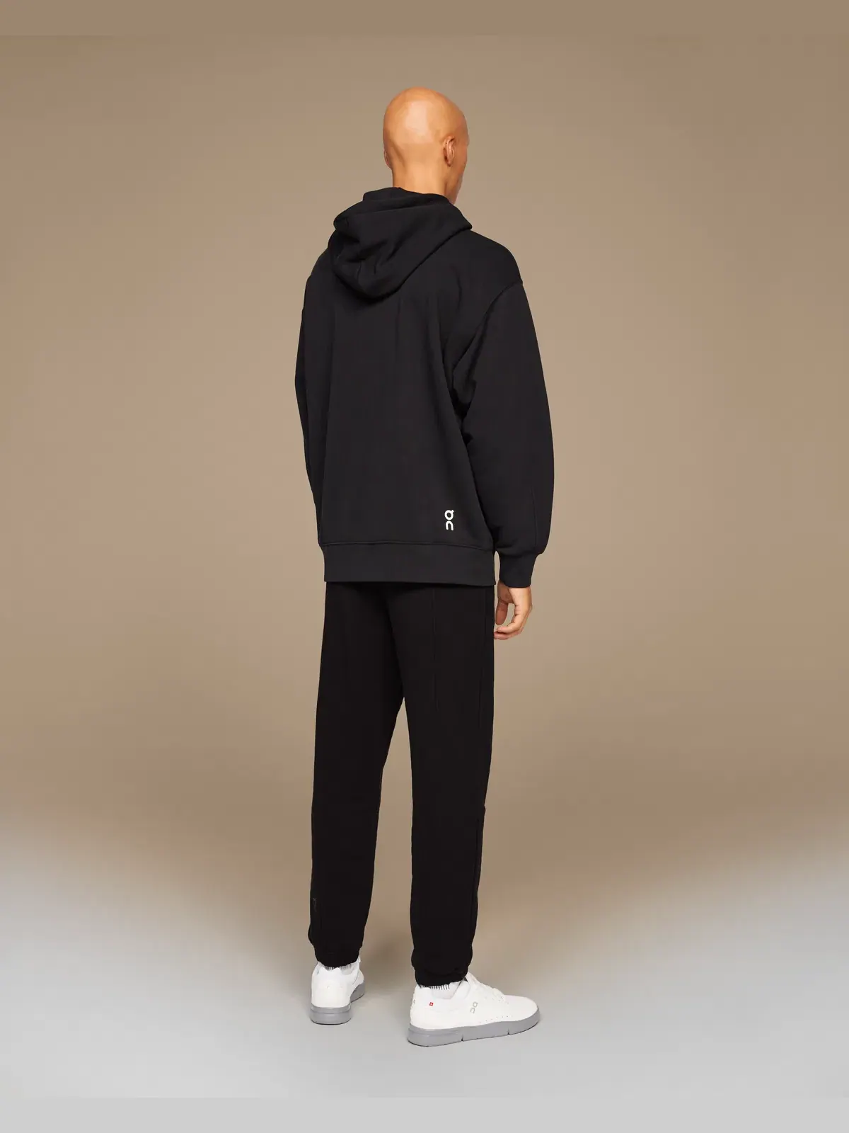 Мужское худи с капюшоном свободного кроя Club Hoodie On — изображение 4 из 6, черный