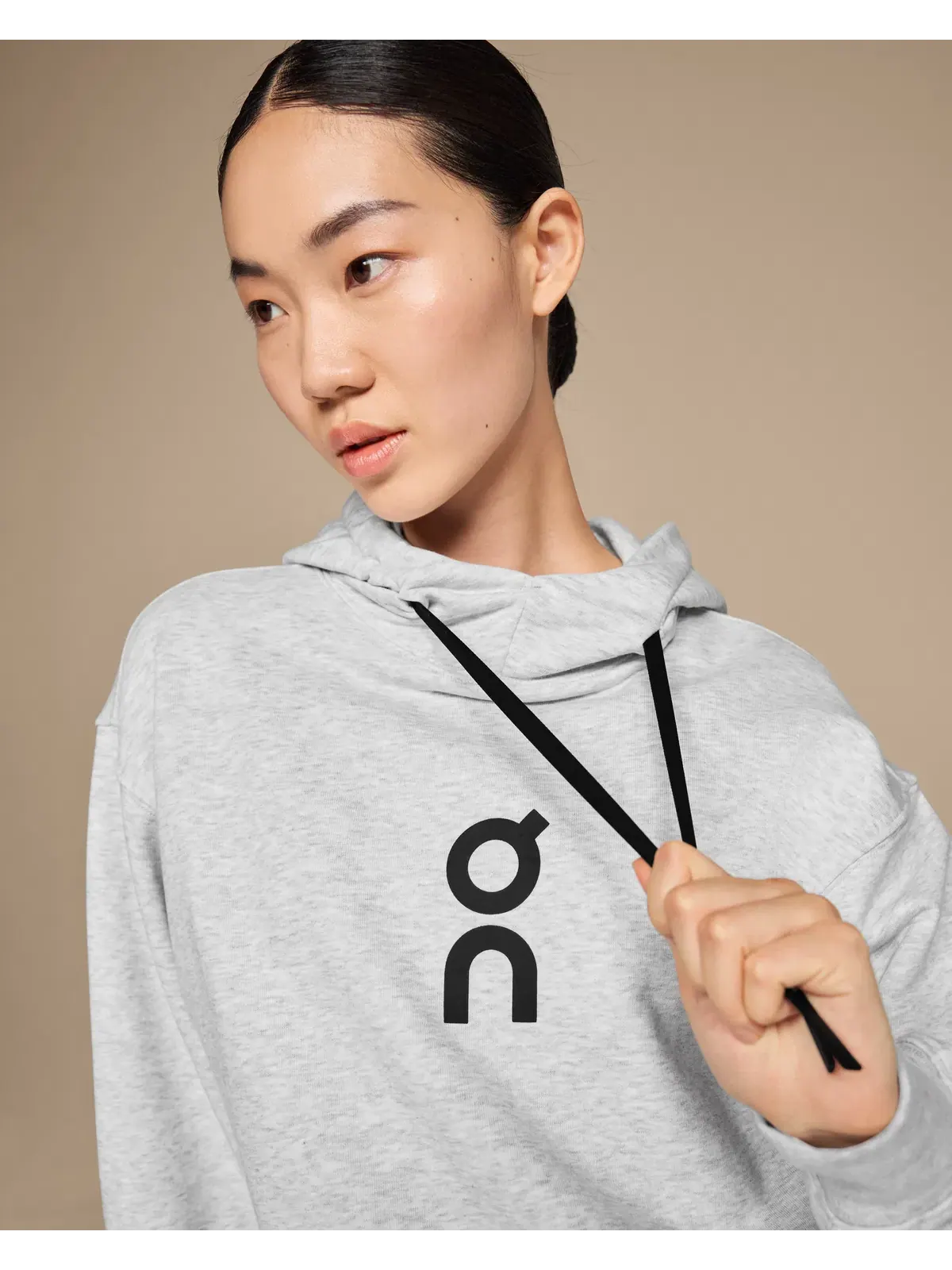 Женское худи с капюшоном свободного кроя Club Hoodie On, Crater — изображение 3 из 6, землисто-серый