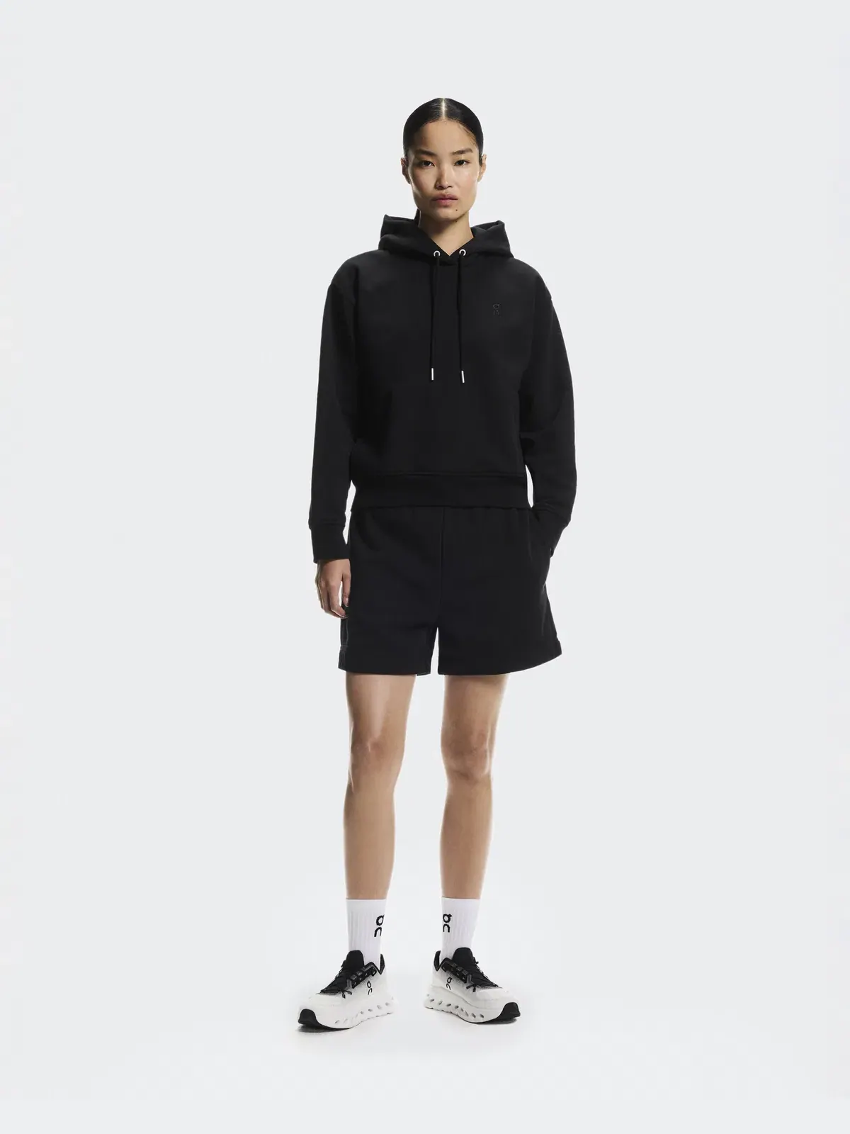 Женское худи с принтом Club Collective Hoodie On — изображение 2 из 9, черный