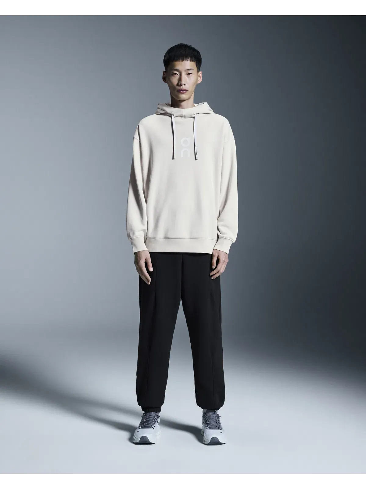 Мужское худи свободного кроя Club Hoodie On — изображение 2 из 7, серебряный