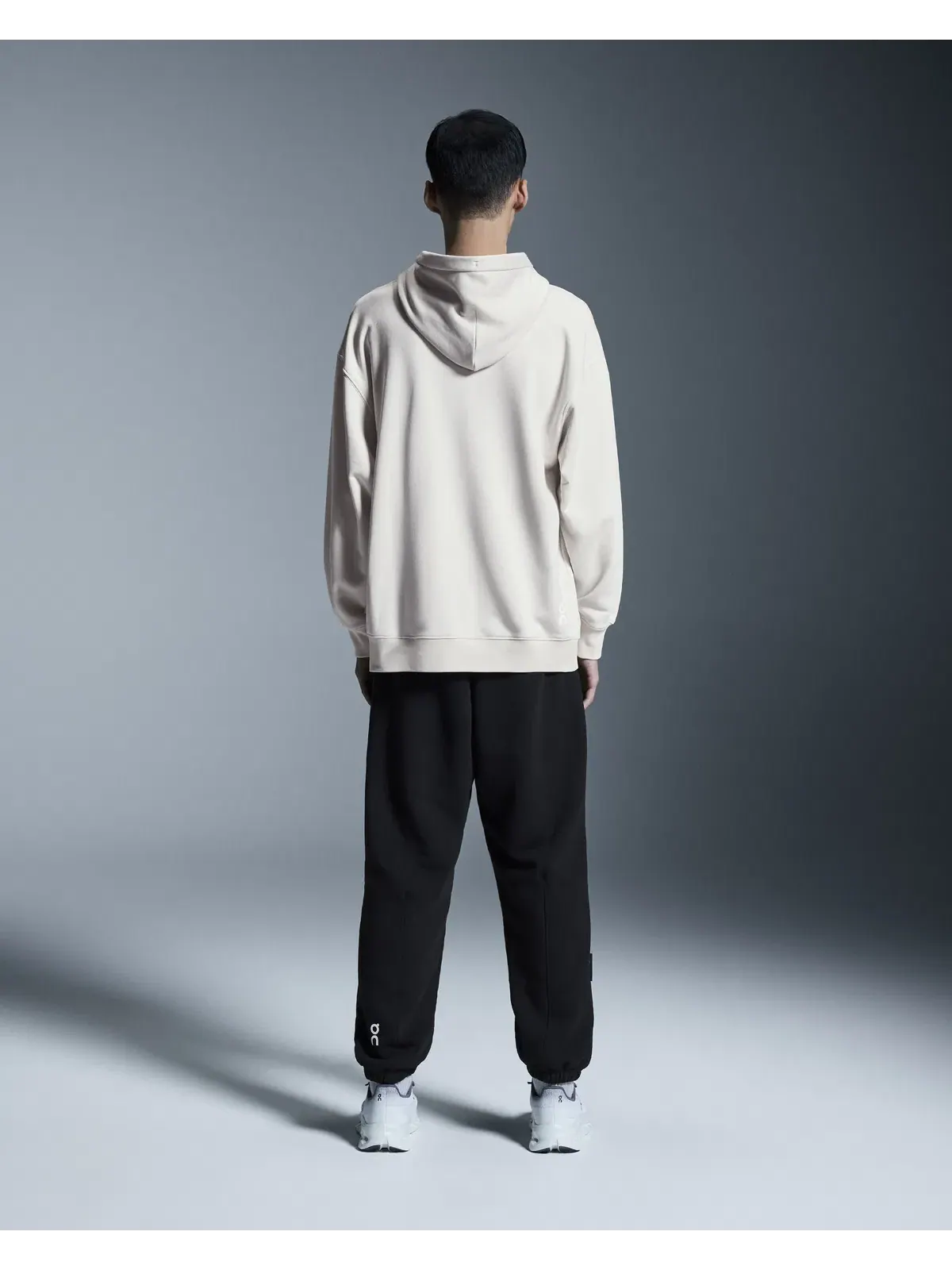 Мужское худи свободного кроя Club Hoodie On — изображение 3 из 7, серебряный
