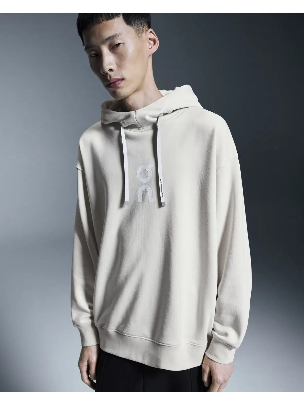 Мужское худи свободного кроя Club Hoodie On — изображение 4 из 7, серебряный