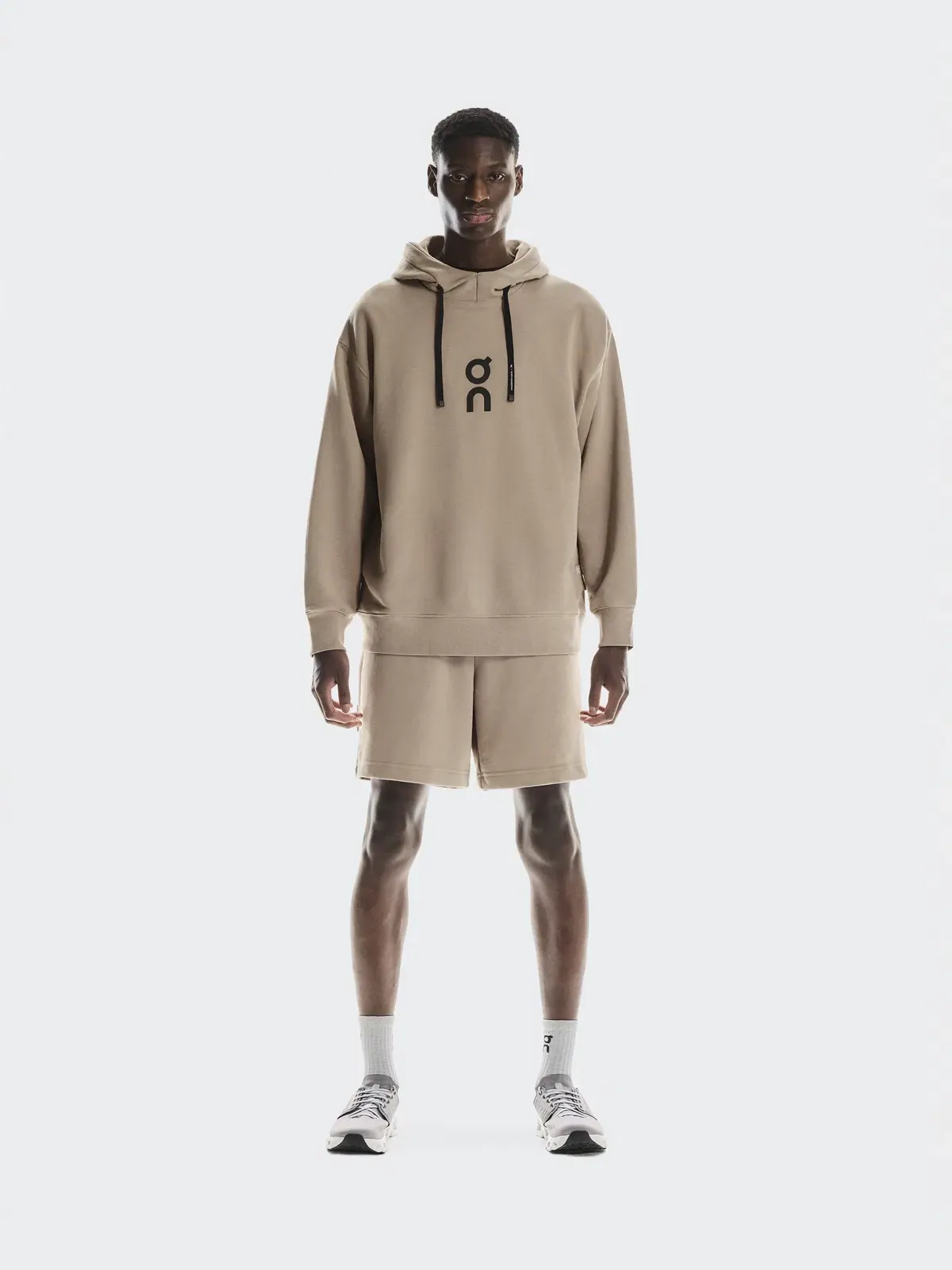 Мужское худи с капюшоном свободного кроя Club Hoodie On — изображение 2 из 7, пустынный