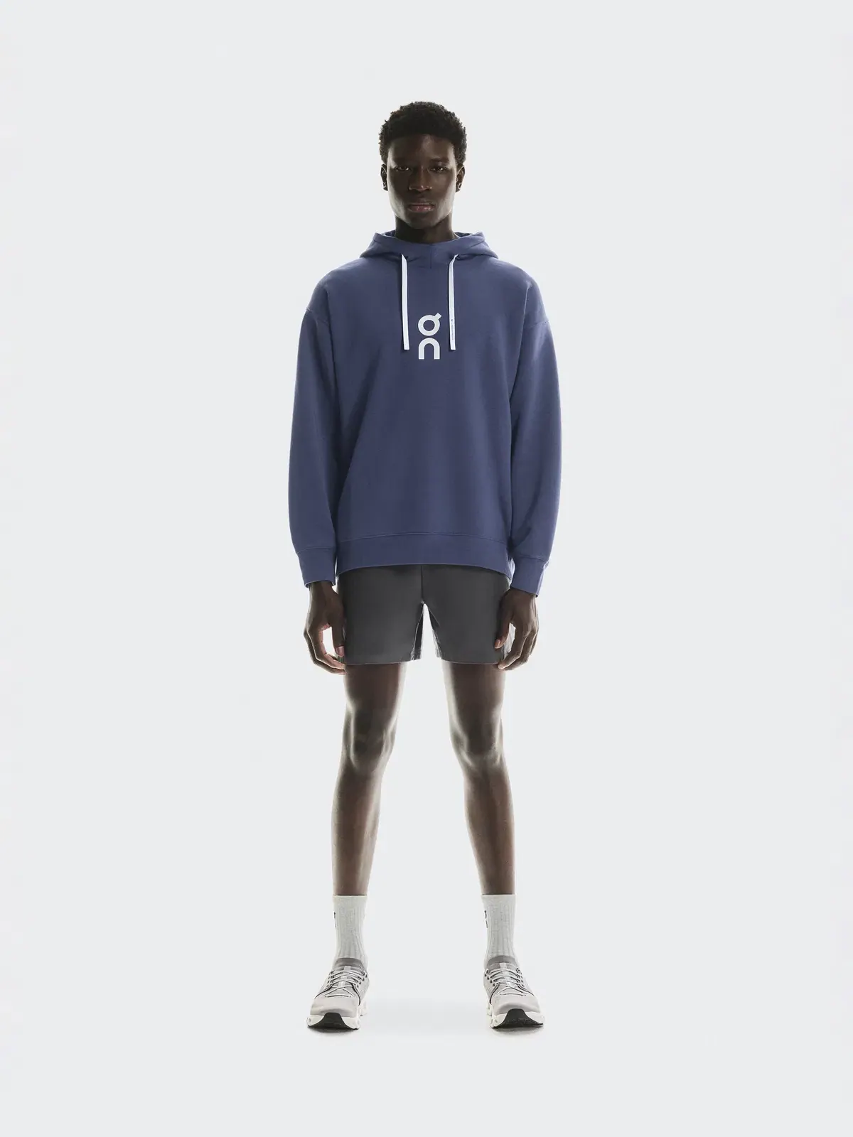 Мужское худи с капюшоном свободного кроя Club Hoodie On — изображение 2 из 7, асаи