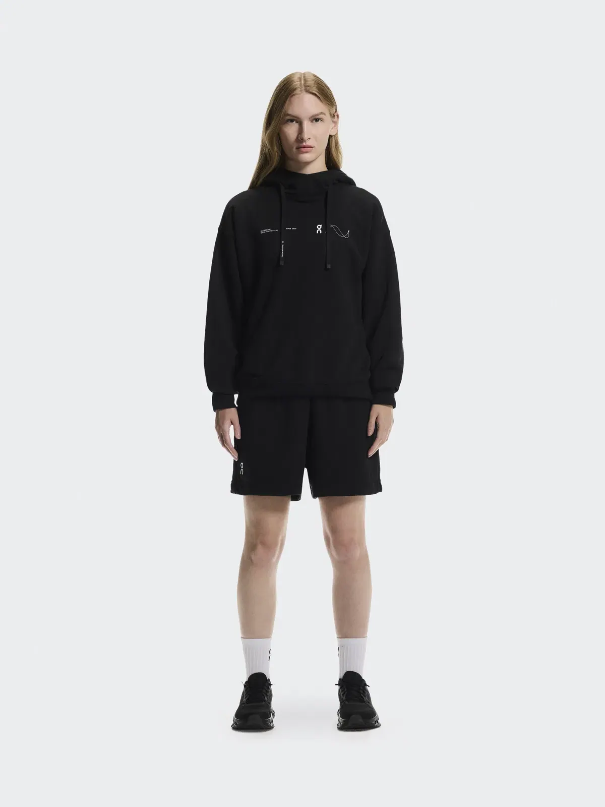 Женское худи с принтом Club Hoodie Avant On — изображение 2 из 9, черный