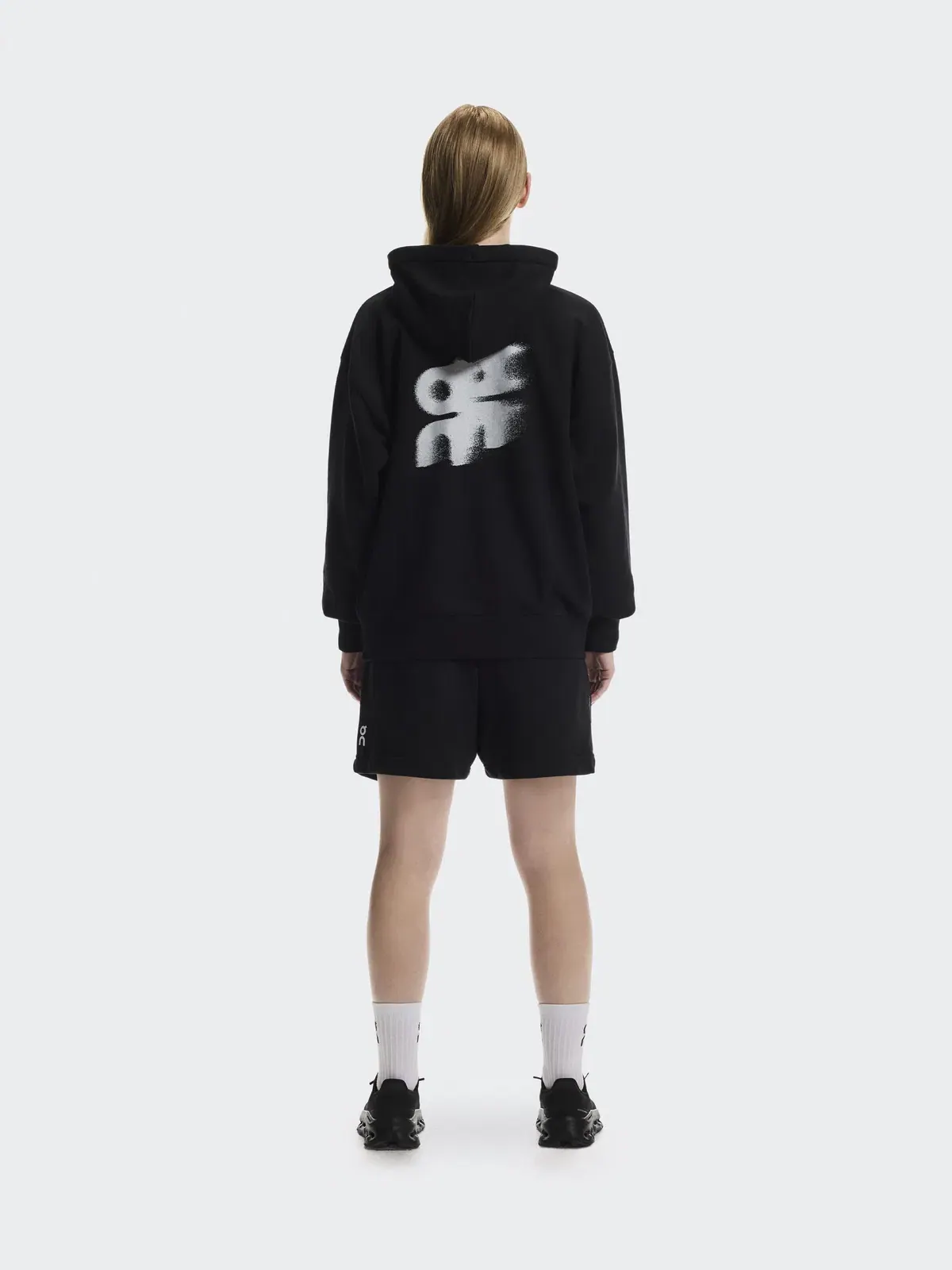 Женское худи с принтом Club Hoodie Avant On — изображение 3 из 9, черный