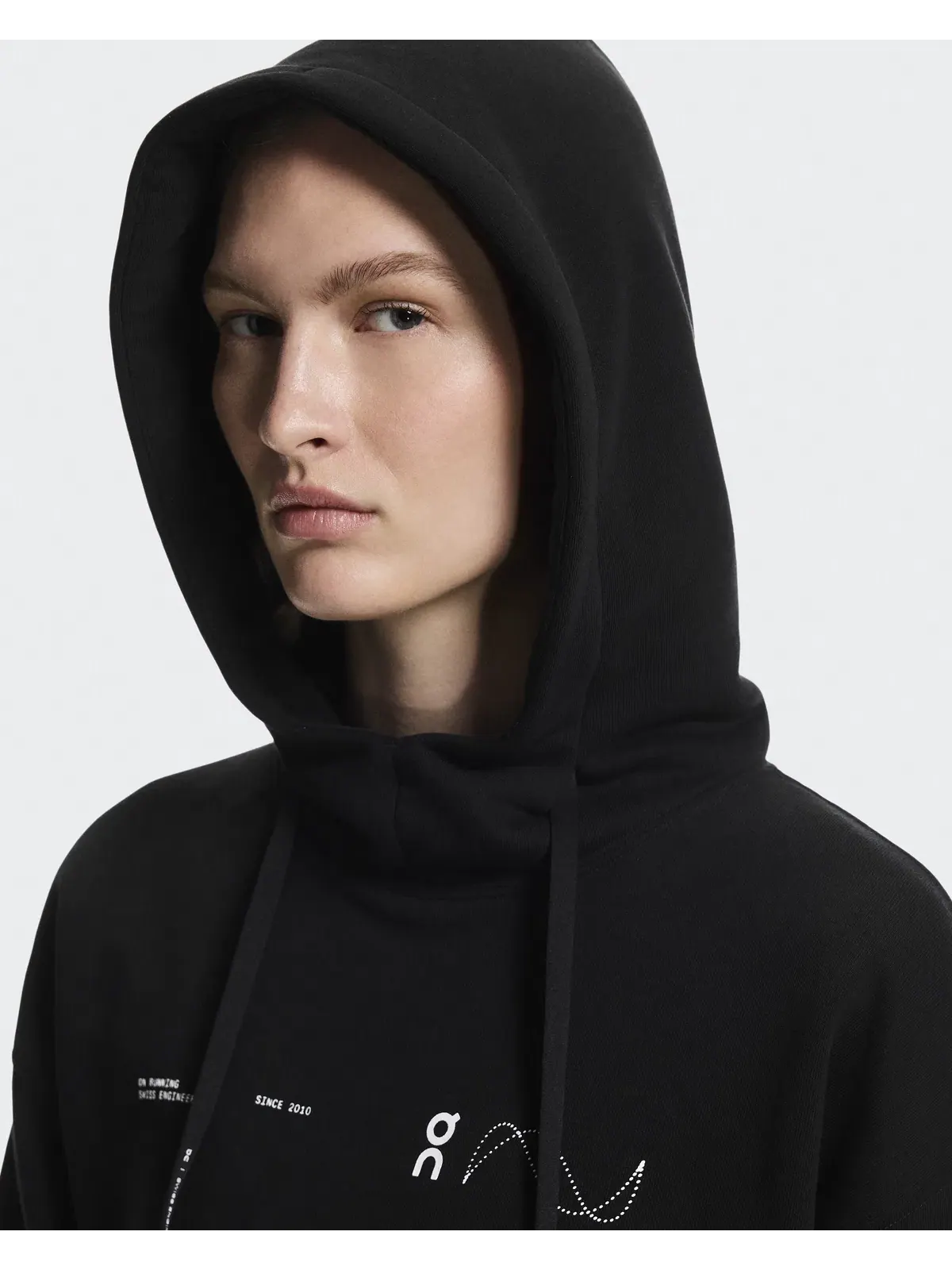 Женское худи с принтом Club Hoodie Avant On — изображение 5 из 9, черный