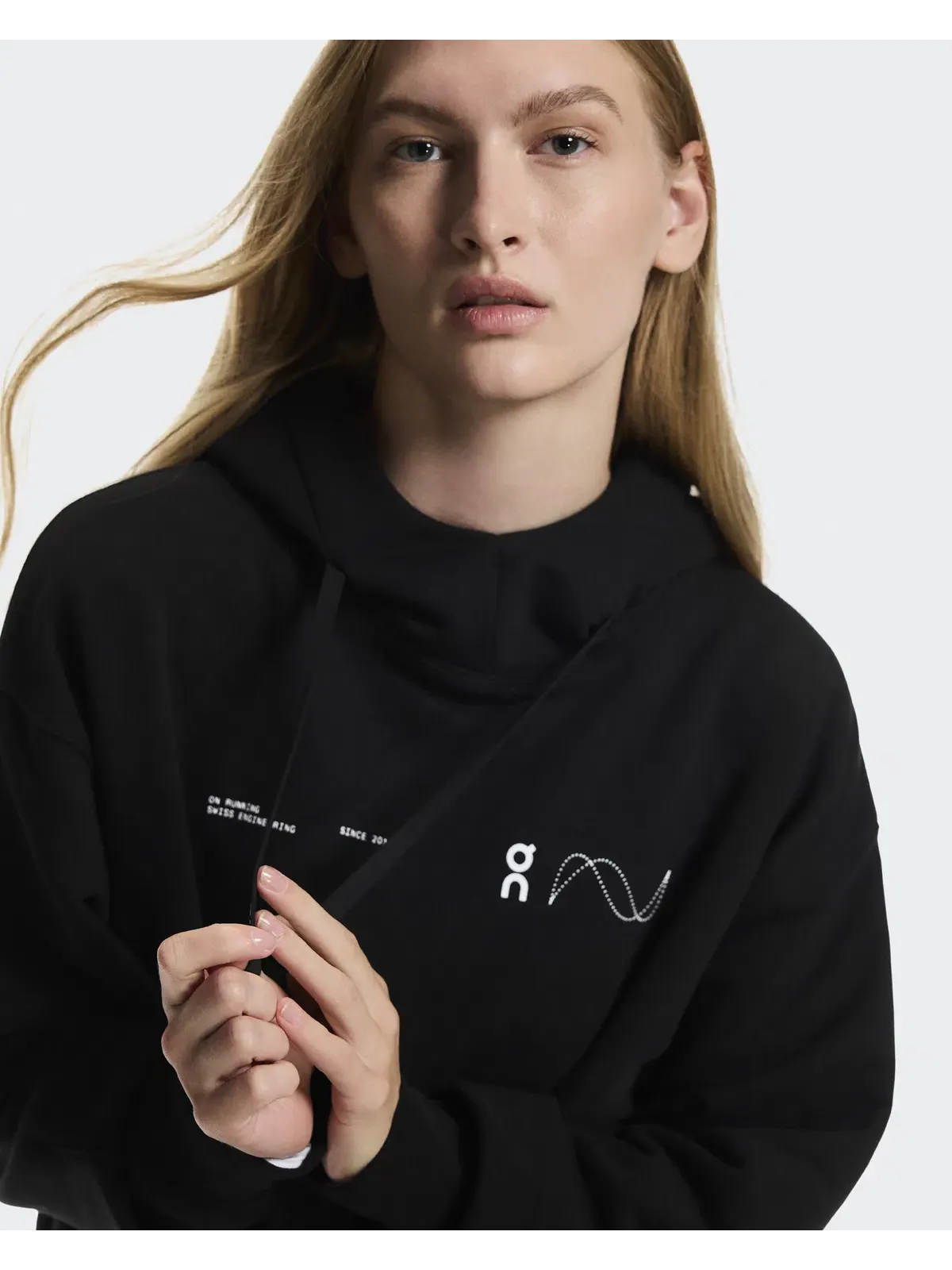 Женское худи с принтом Club Hoodie Avant On — изображение 7 из 9, черный