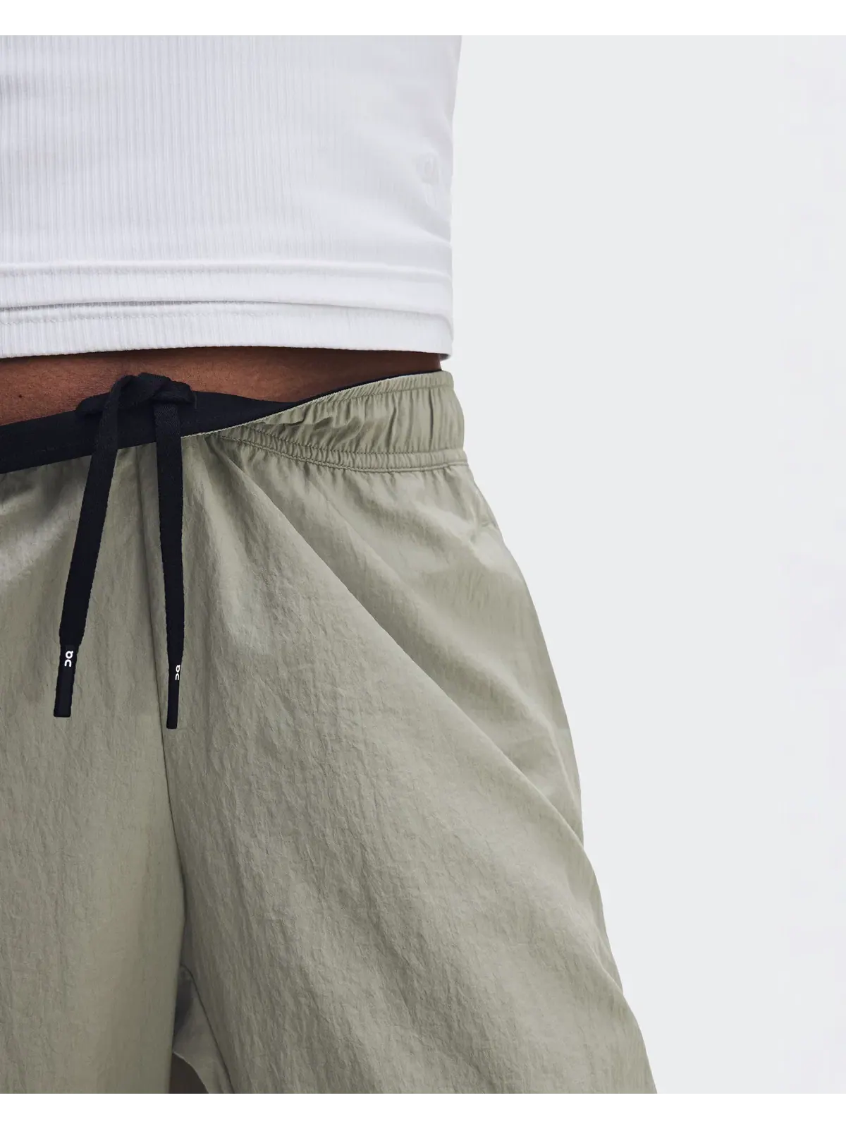 Женские спортивные брюки на резинке с регулируемым низом All-Day Track Pants On, Vetiver/Brume — изображение 5 из 9