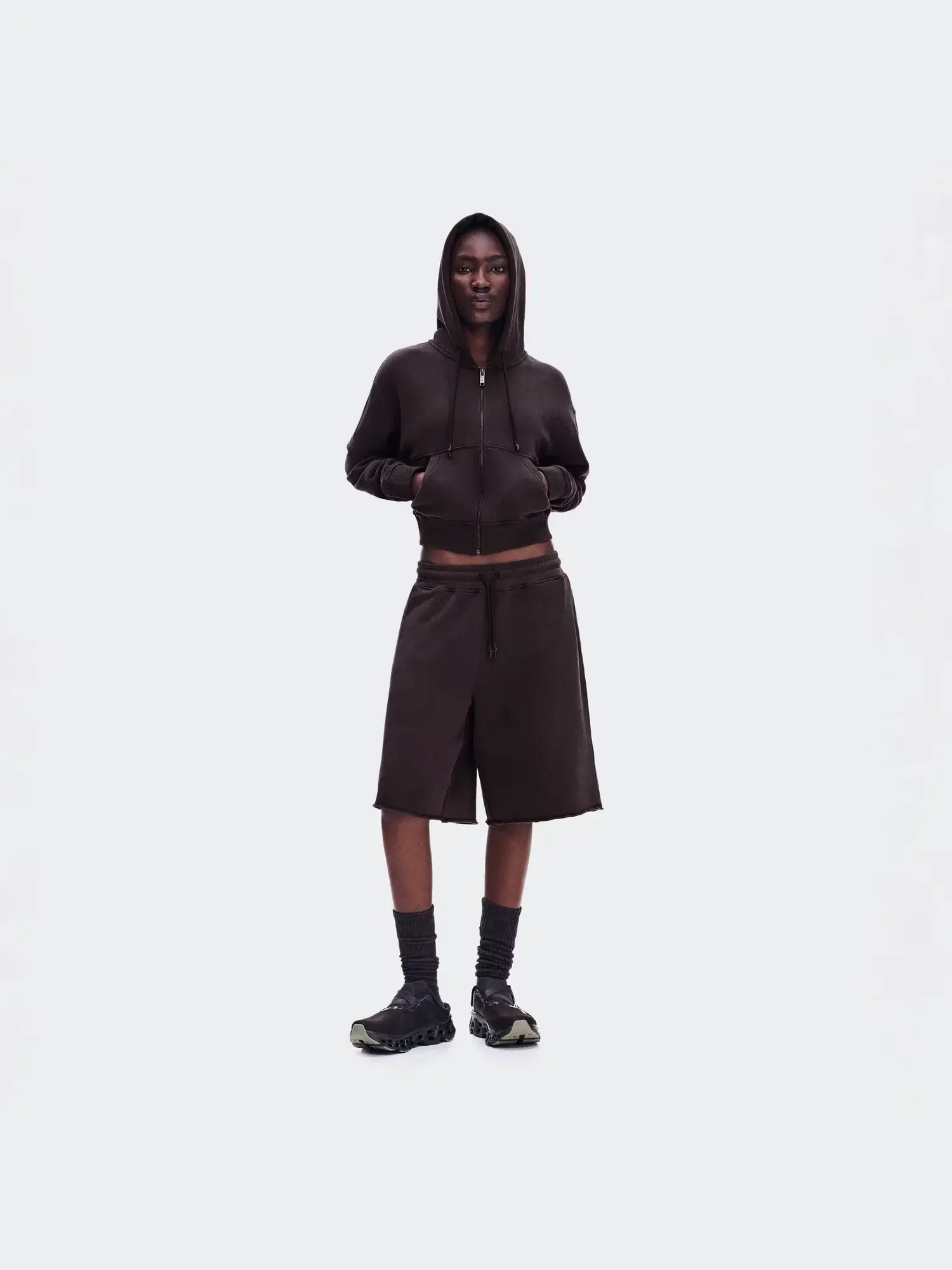 Женские шорты свободного кроя с завязками Club Collective Short FKA On — изображение 11 из 11, эспрессо
