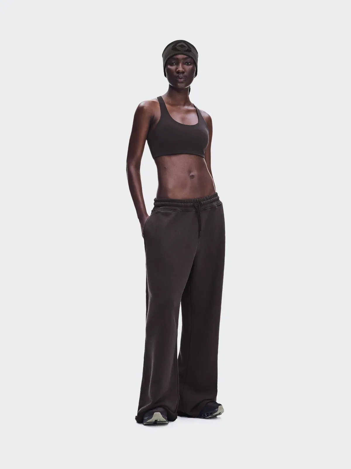 Женские брюки с эффектом потертости Club Collective Pants FKA On — изображение 2 из 11, эспрессо