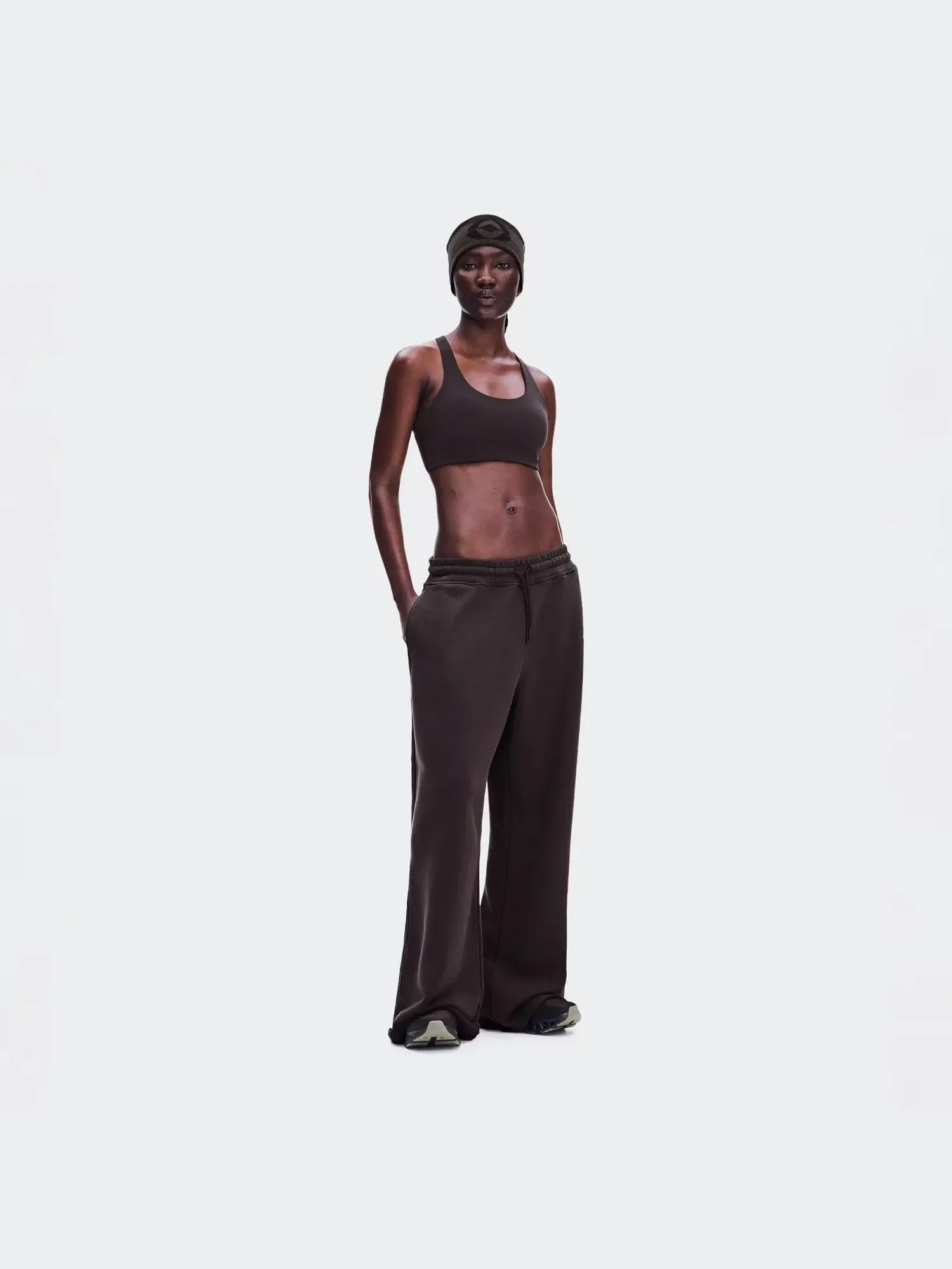 Женские брюки с эффектом потертости Club Collective Pants FKA On — изображение 11 из 11, эспрессо