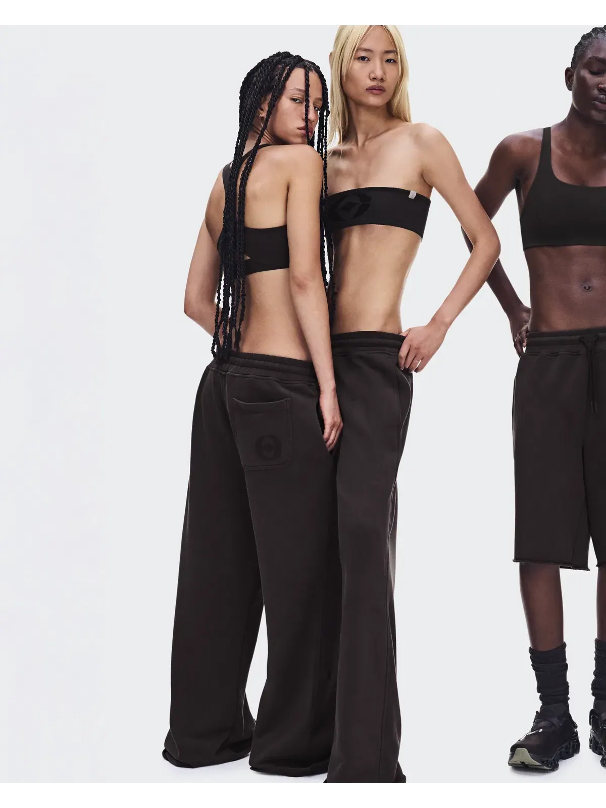 Женские брюки с эффектом потертости Club Collective Pants FKA On — изображение 7 из 11, эспрессо