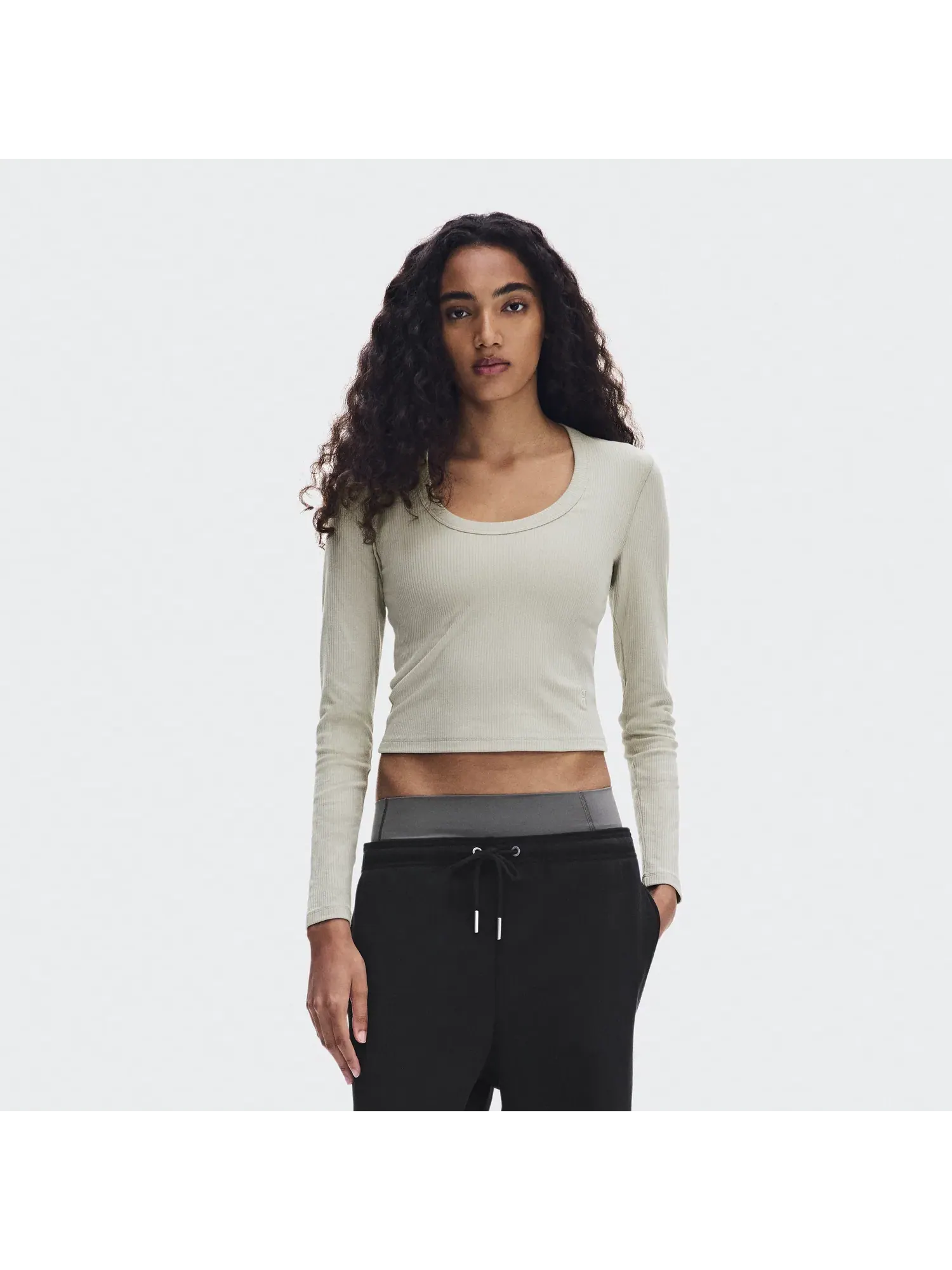 Женский лонгслив с глубоким вырезом All-Day Ribbed Long-T On, Brume — изображение 8 из 8, дымчато-серый