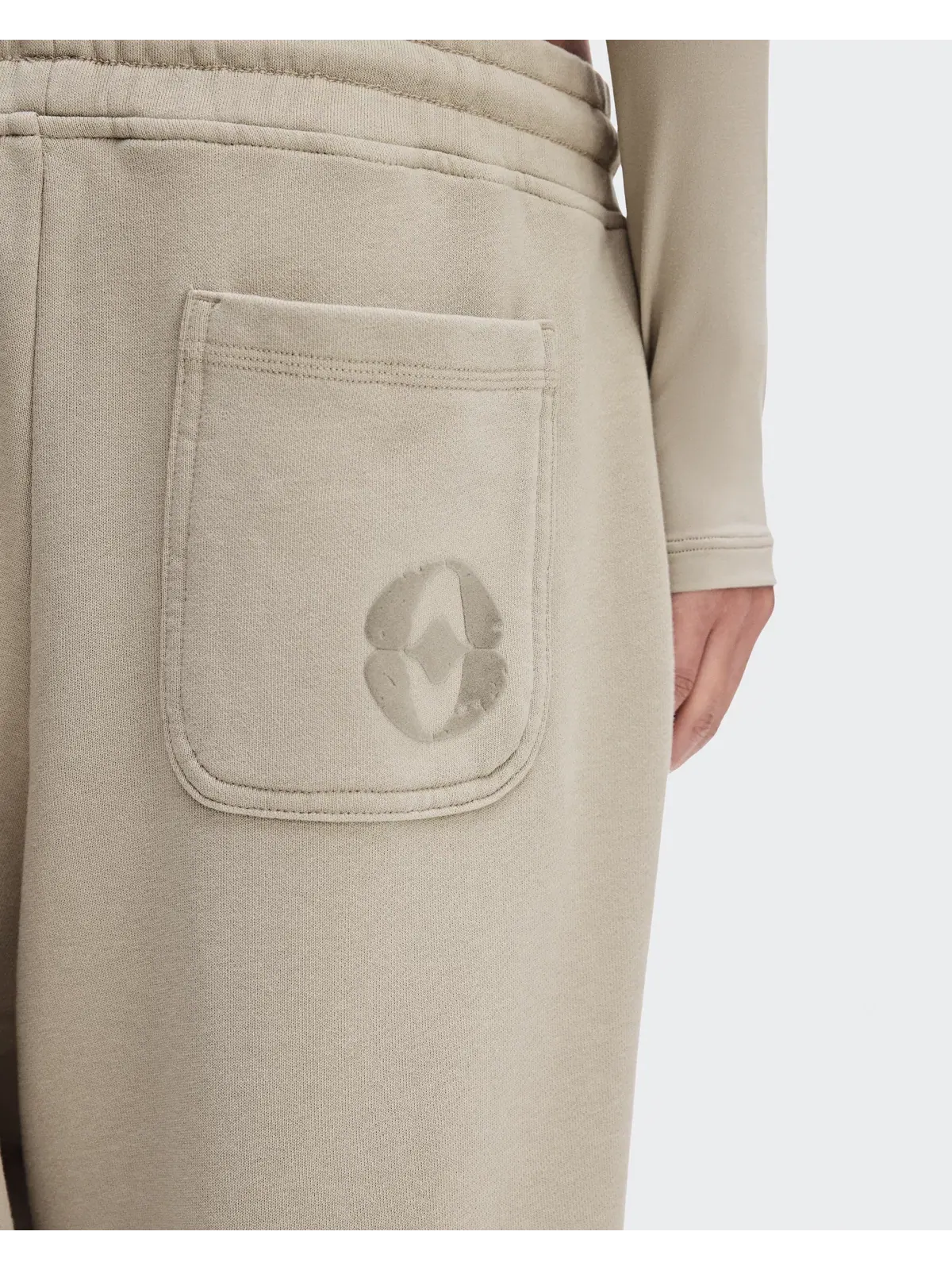 Женские брюки с эффектом потертости Club Collective Pants FKA On, Lurien — изображение 8 из 9, шалфейно-зеленый