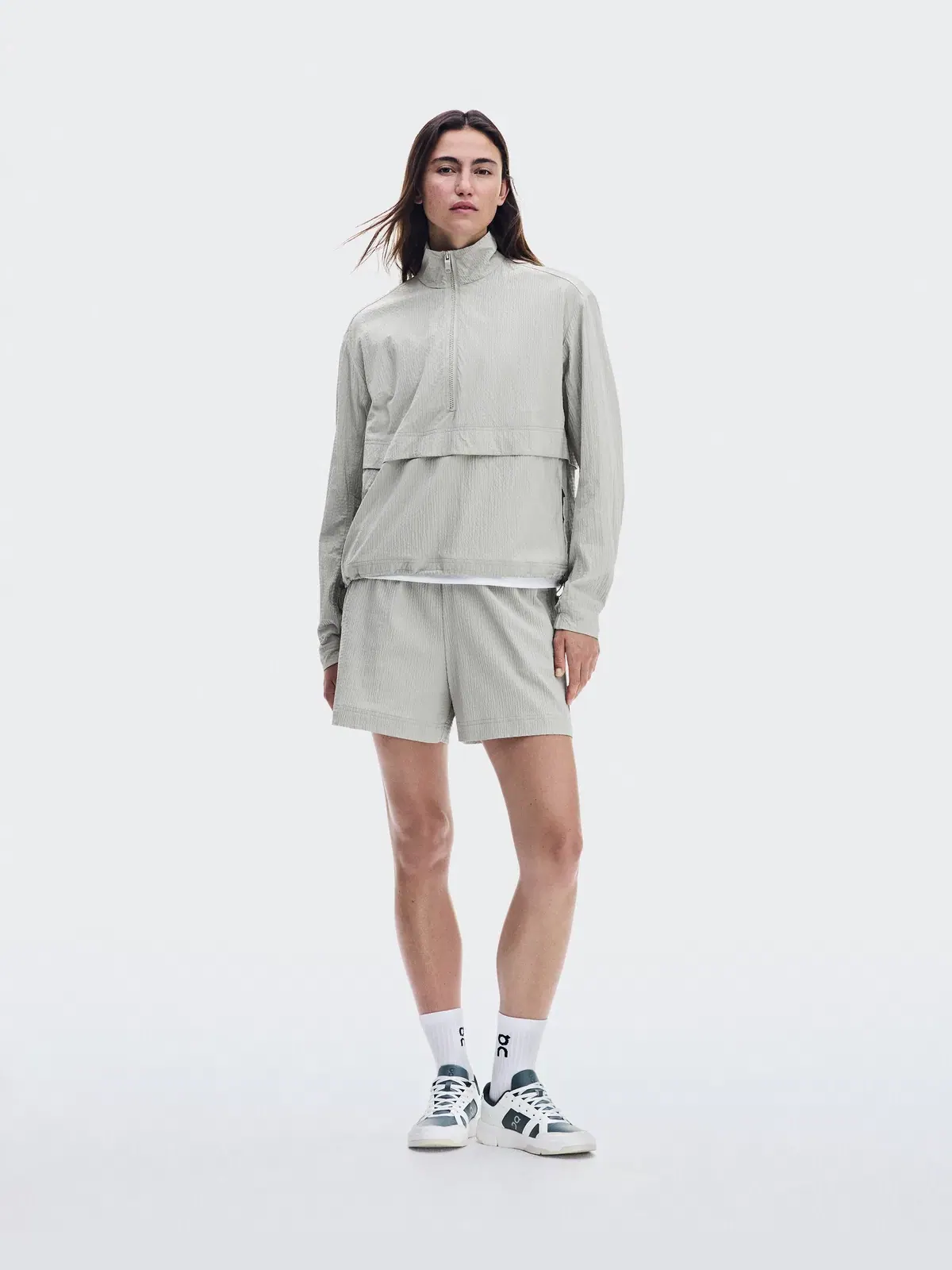 Женская куртка с 1/2 молнией из текстурированной ткани Courtside 1/2 Zip Eaze On, Brume — изображение 2 из 9, дымчато-серый