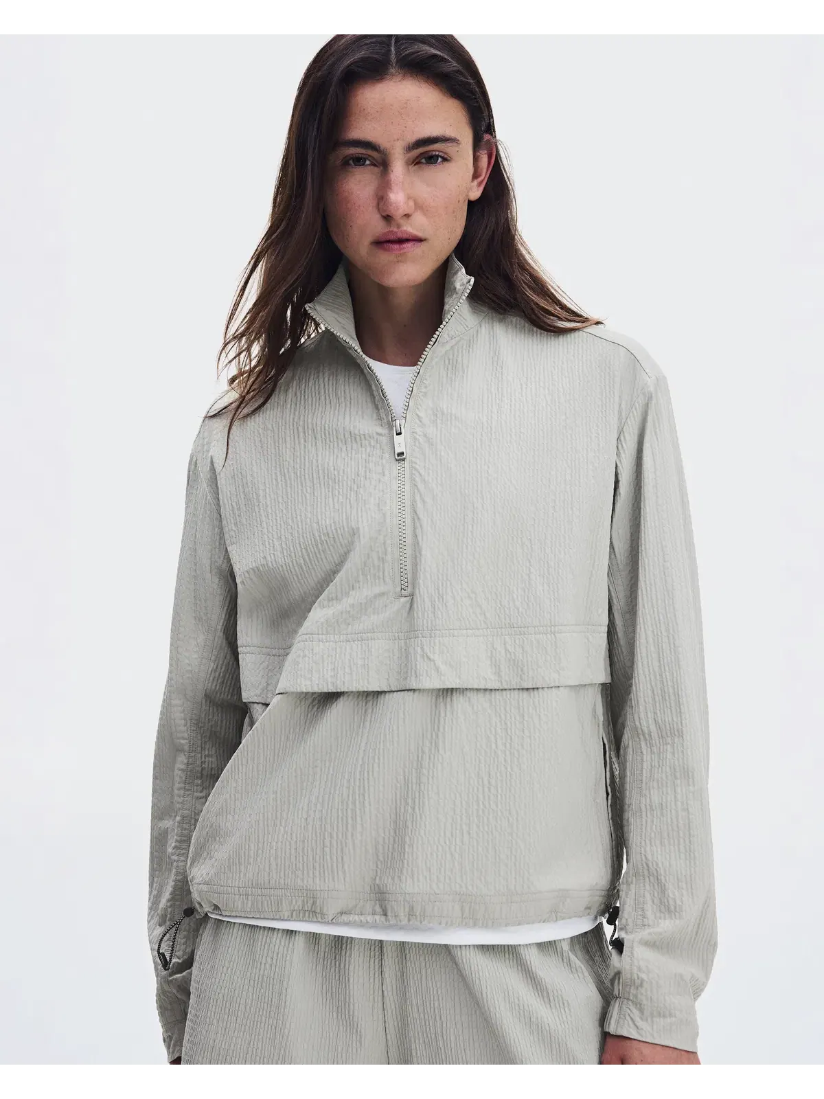 Женская куртка с 1/2 молнией из текстурированной ткани Courtside 1/2 Zip Eaze On, Brume — изображение 3 из 9, дымчато-серый