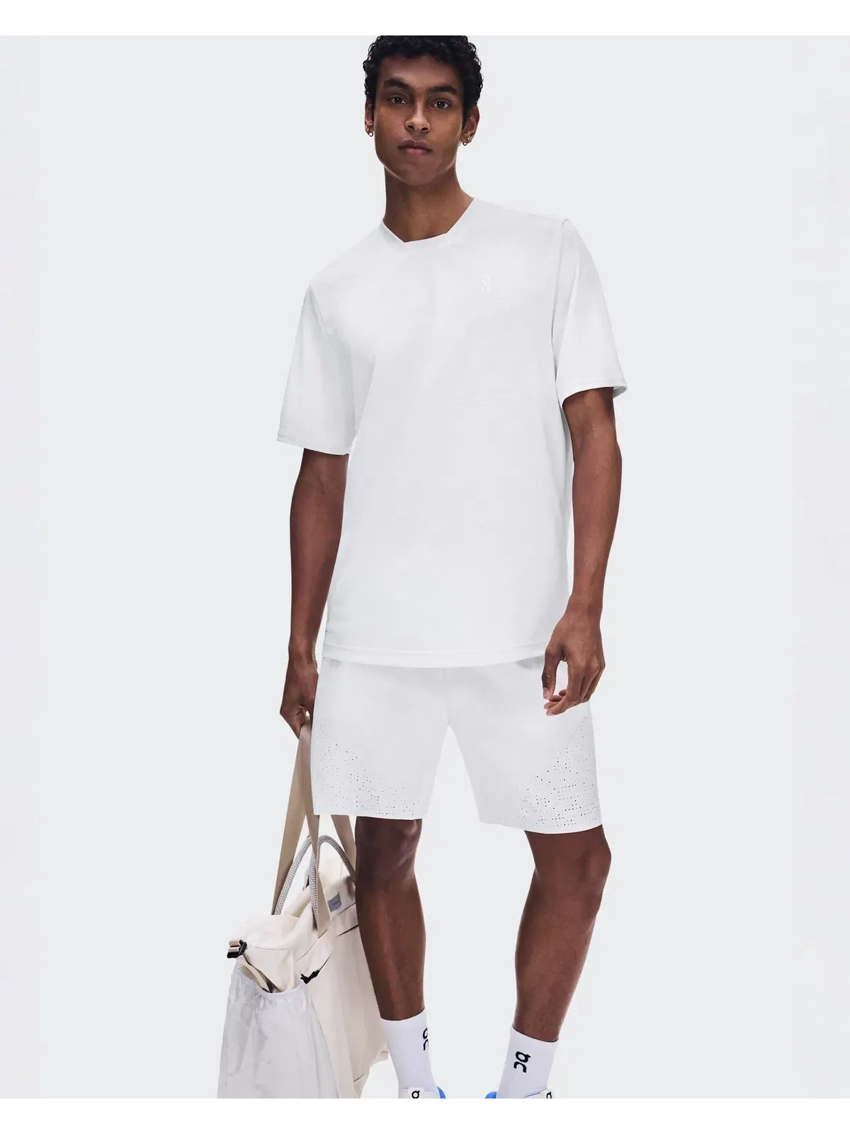 Мужские теннисные шорты с перфорацией LDN Collection On — изображение 9 из 11, белый
