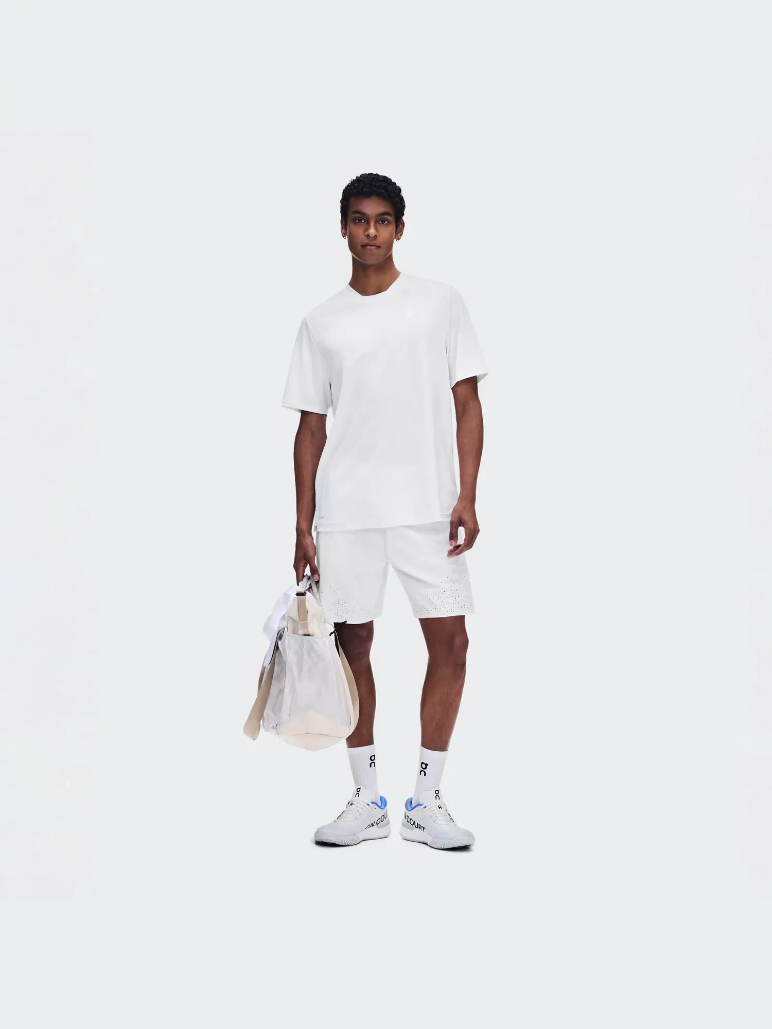 Мужские теннисные шорты с перфорацией LDN Collection On — изображение 10 из 11, белый