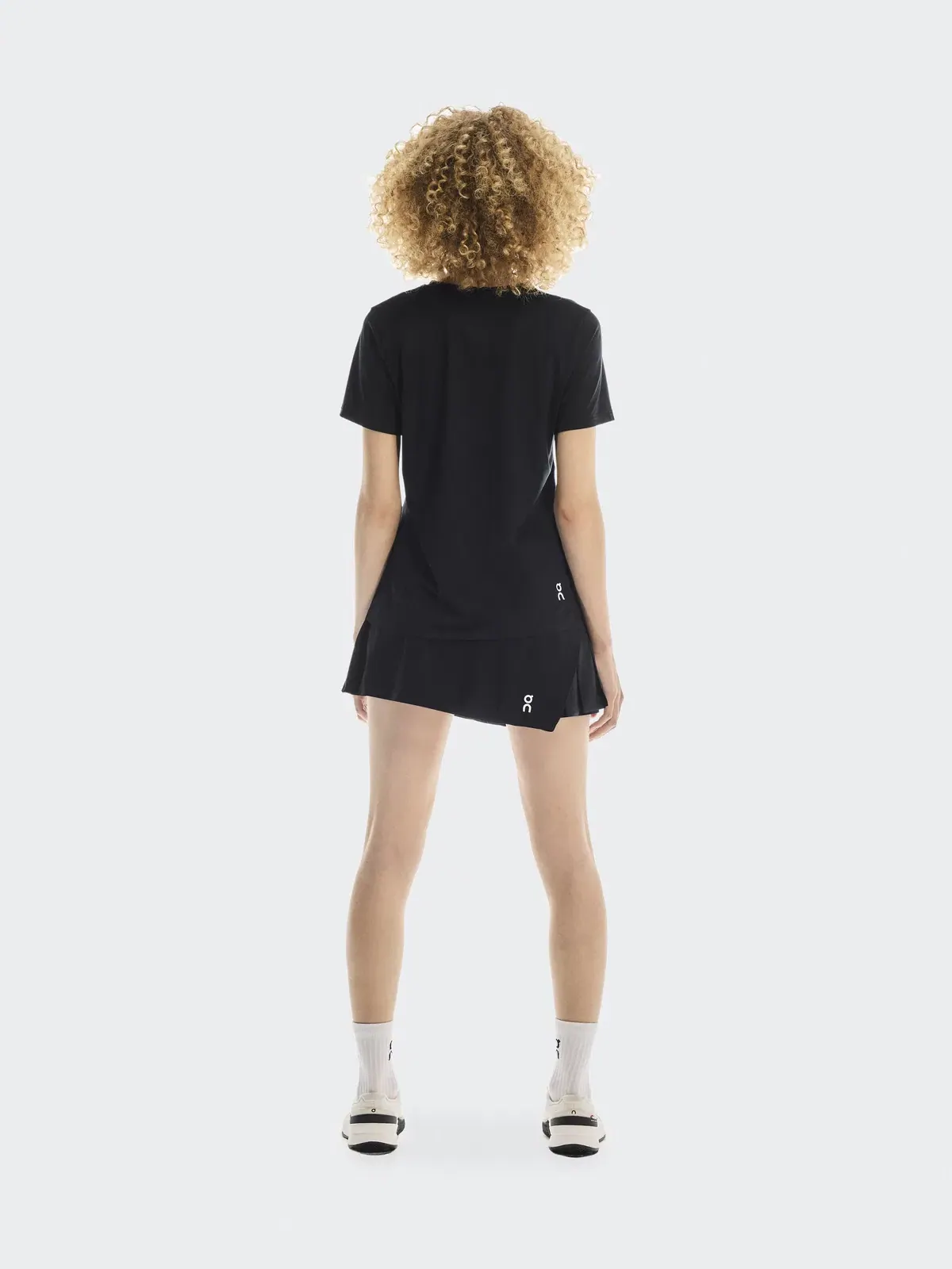 Женская юбка для тенниса с внутренними леггинсами Court Skirt Side Pleat On — изображение 3 из 8, черный