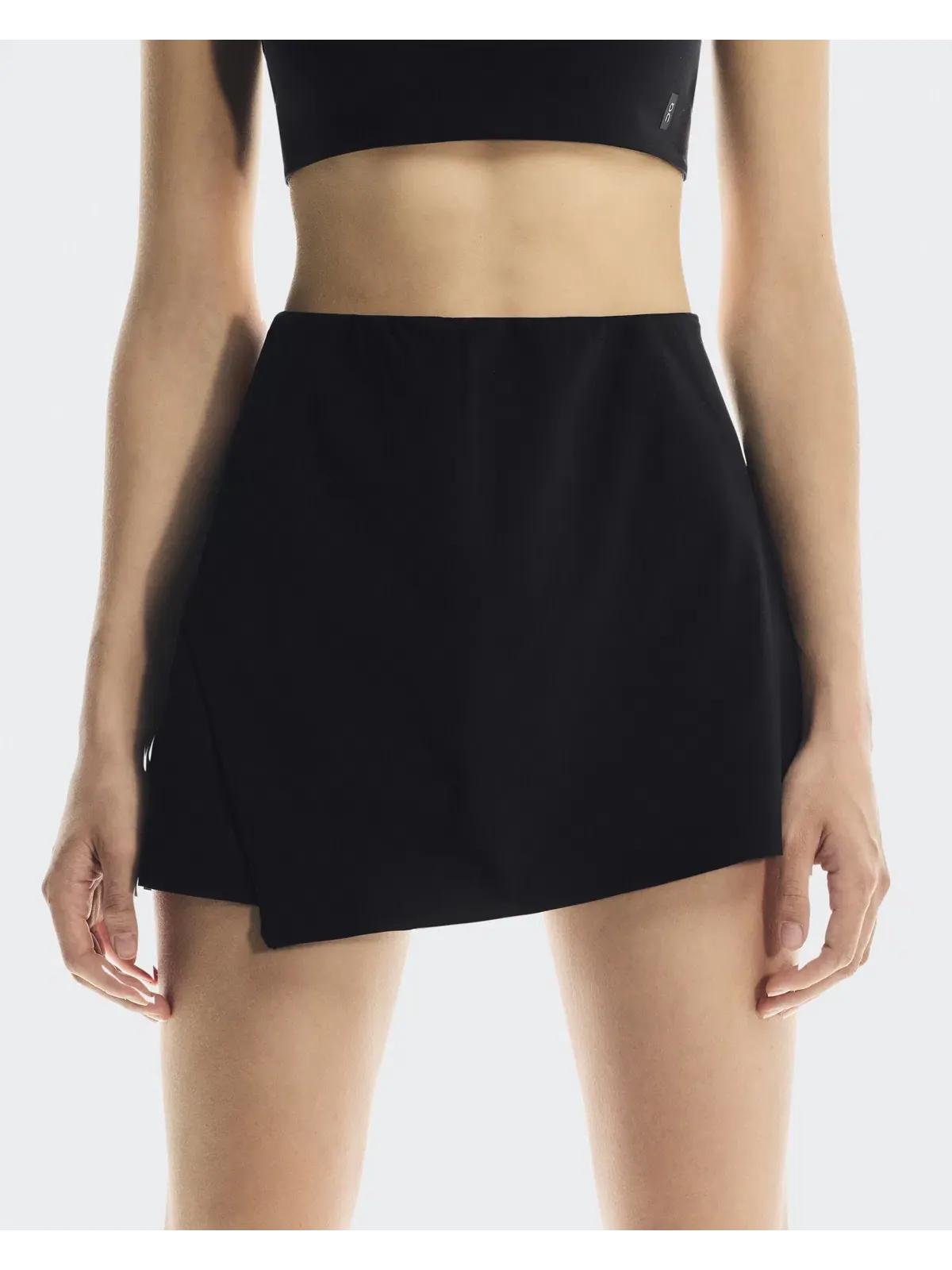 Женская юбка для тенниса с внутренними леггинсами Court Skirt Side Pleat On — изображение 5 из 8, черный