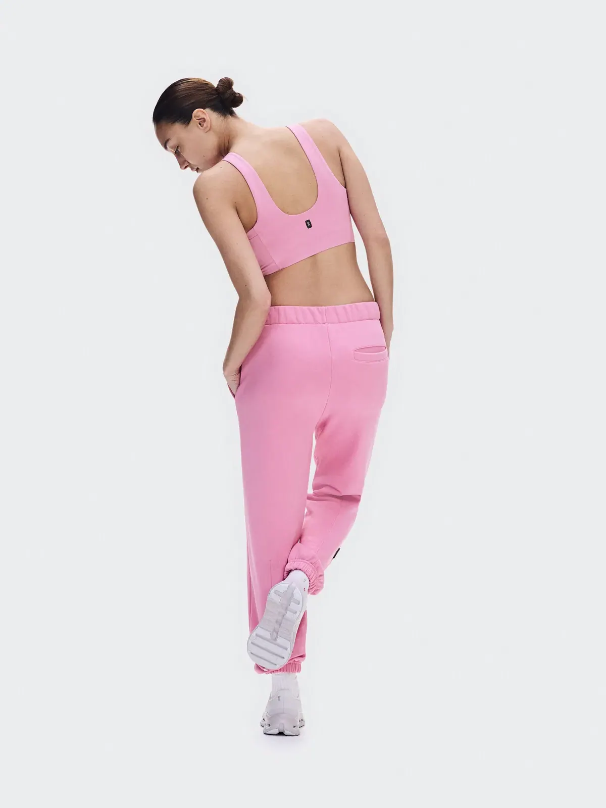 Женские брюки с расслабленной посадкой Club Pants On — изображение 4 из 9, розовый бубльгум